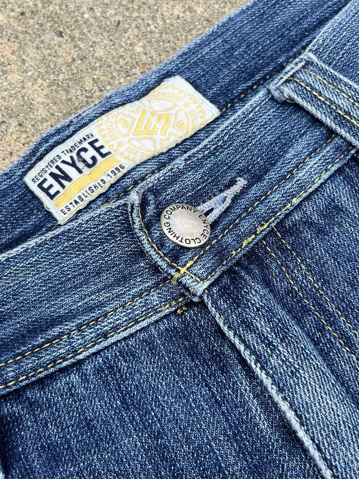 Enyce SICK VINTAGE Y2K ENYCE WASH BAGGY JEANS Size US 34 / EU 50 - 13 Thumbnail