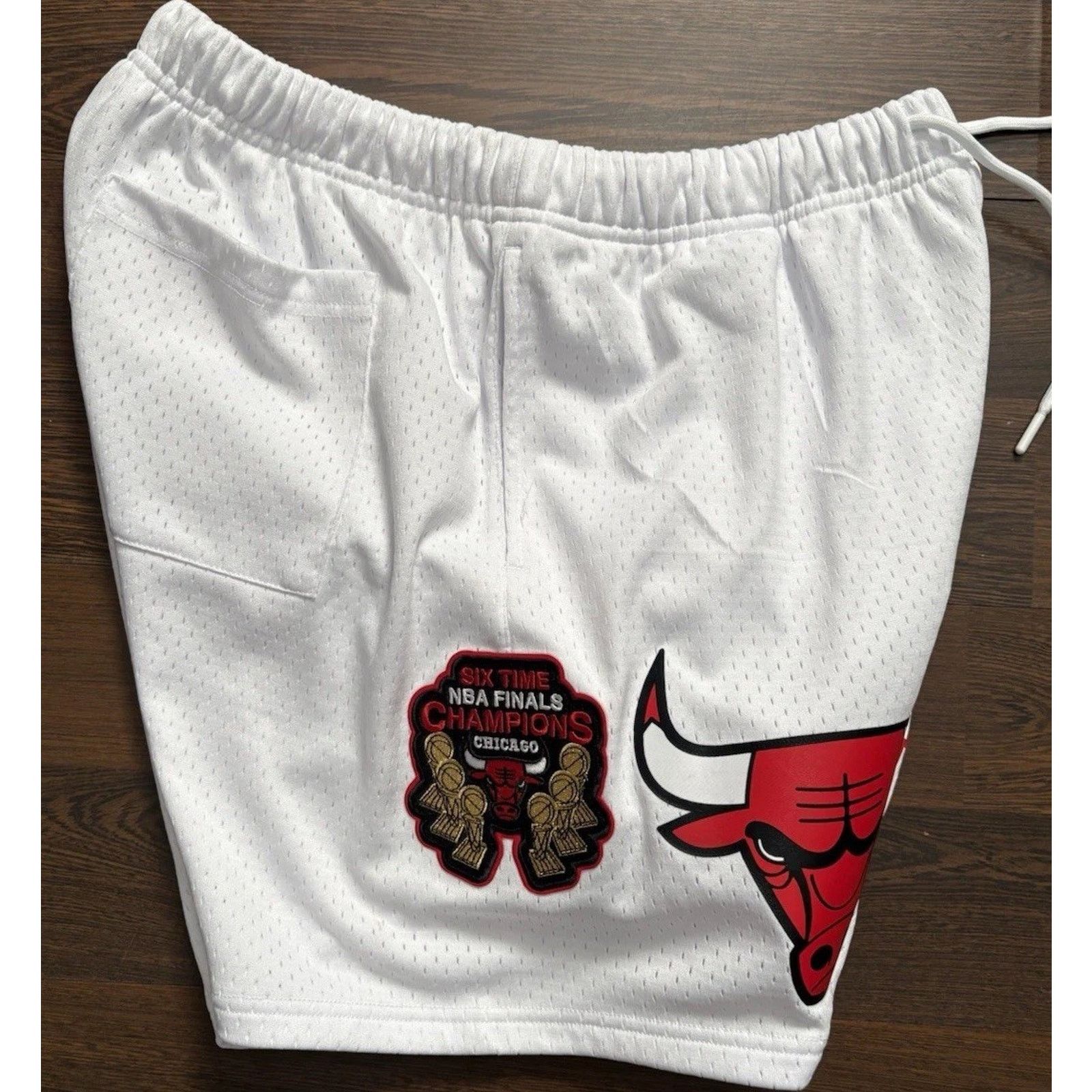 Pro Standard PRO STANDARD CHICAGO BULLS LOGO MESH WHITE Shorts Sz Large Size US 36 / EU 52 - 2 Thumbnail