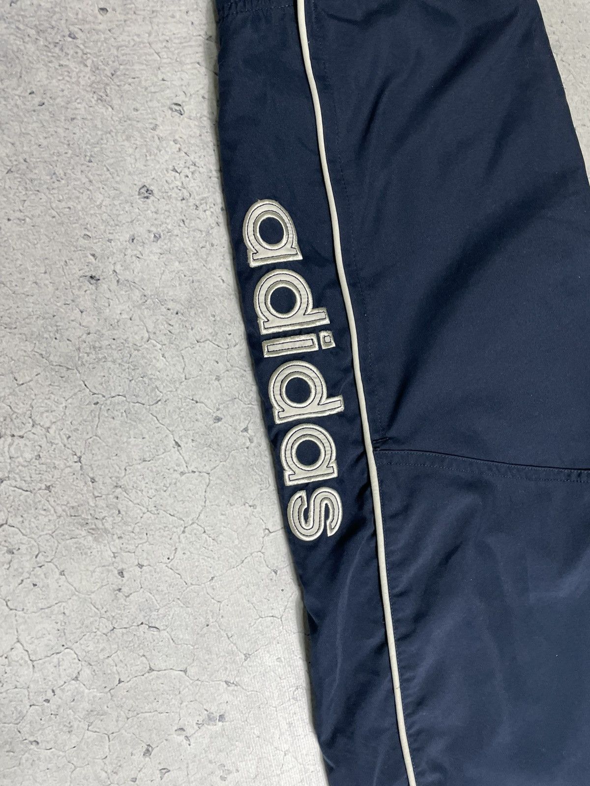 Adidas Vintage Nylon Adidas Big Logo Baggy Pants Y2K Size US 34 / EU 50 - 3 Thumbnail