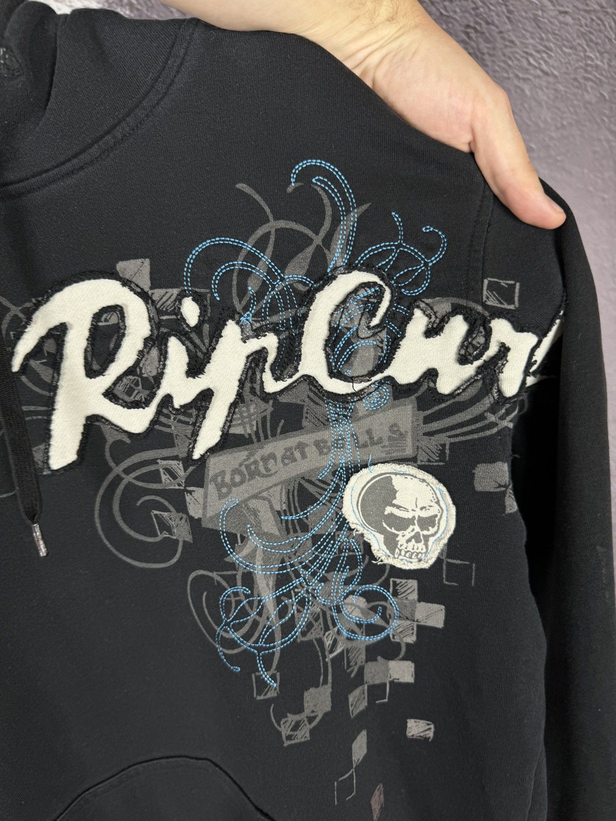Rip Curl Rip Curl vintage big logo trashed distressed big logo hoodie Size US L / EU 52-54 / 3 - 10 Thumbnail