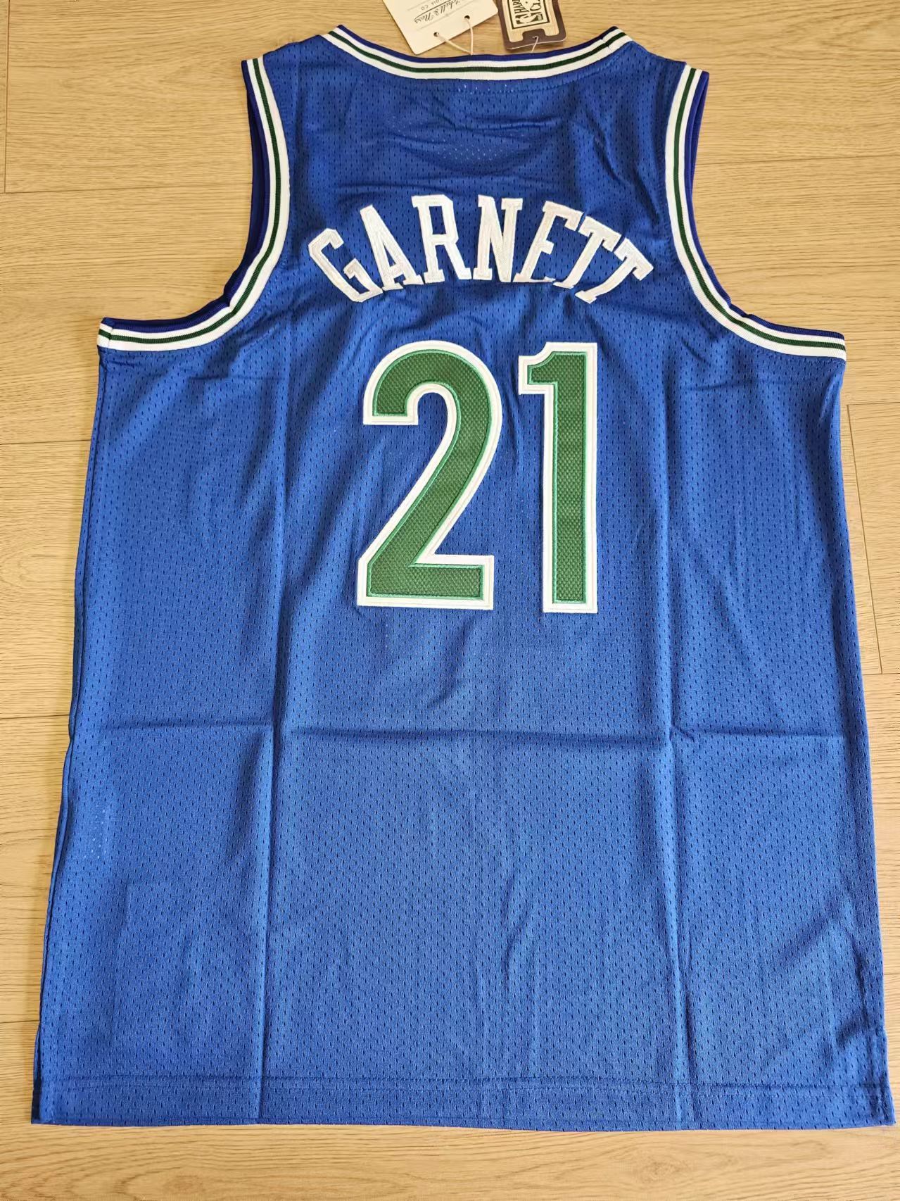 NBA 1995 96 Timberwolves #21 Kevin Garnett Jersey M Size US M / EU 48-50 / 2 - 2 Thumbnail