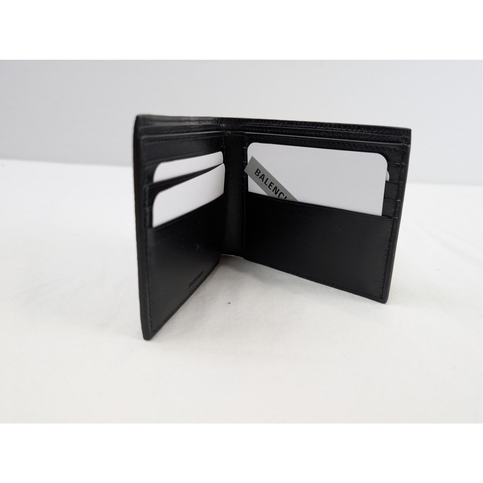 Balenciaga o1rshd1 Size: OS / Men's Wallet in Black Size ONE SIZE - 3 Thumbnail