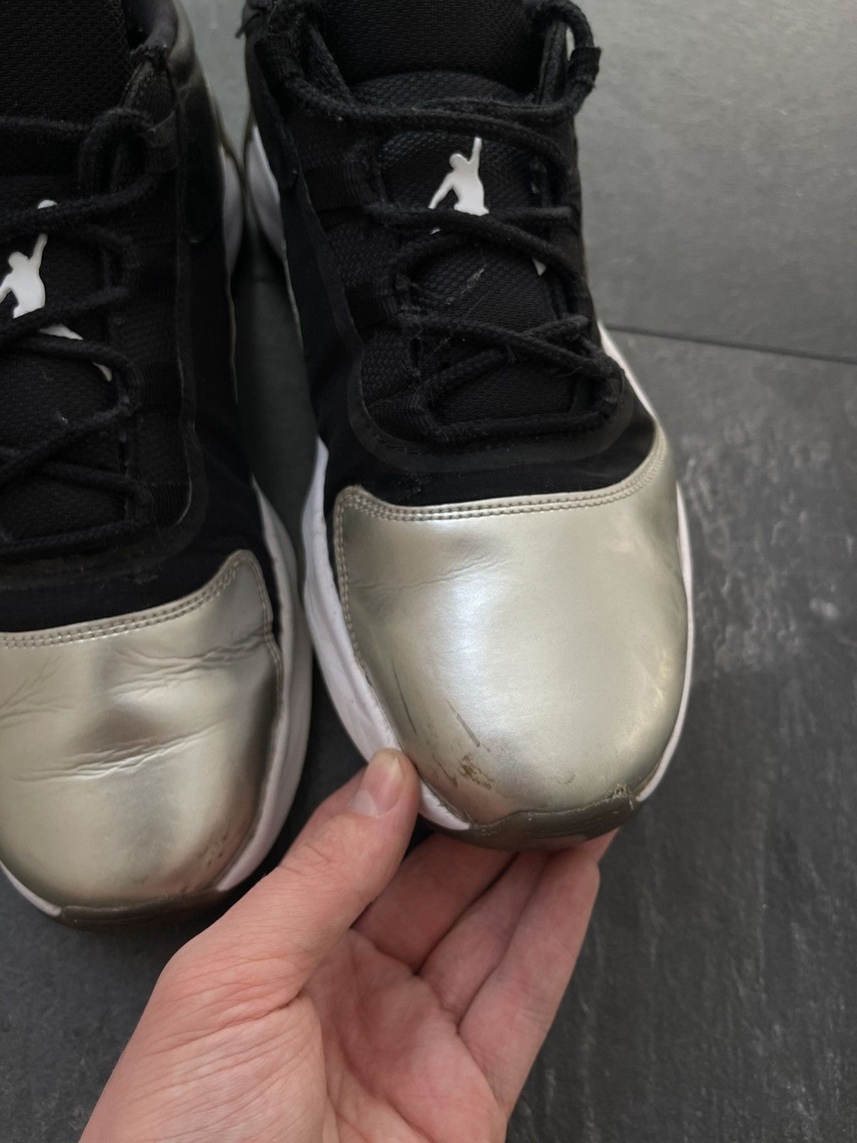 Jordan Brand Air Jordan 11 CMFT Low Silver Toe Size US 10.5 / EU 43-44 - 7 Thumbnail