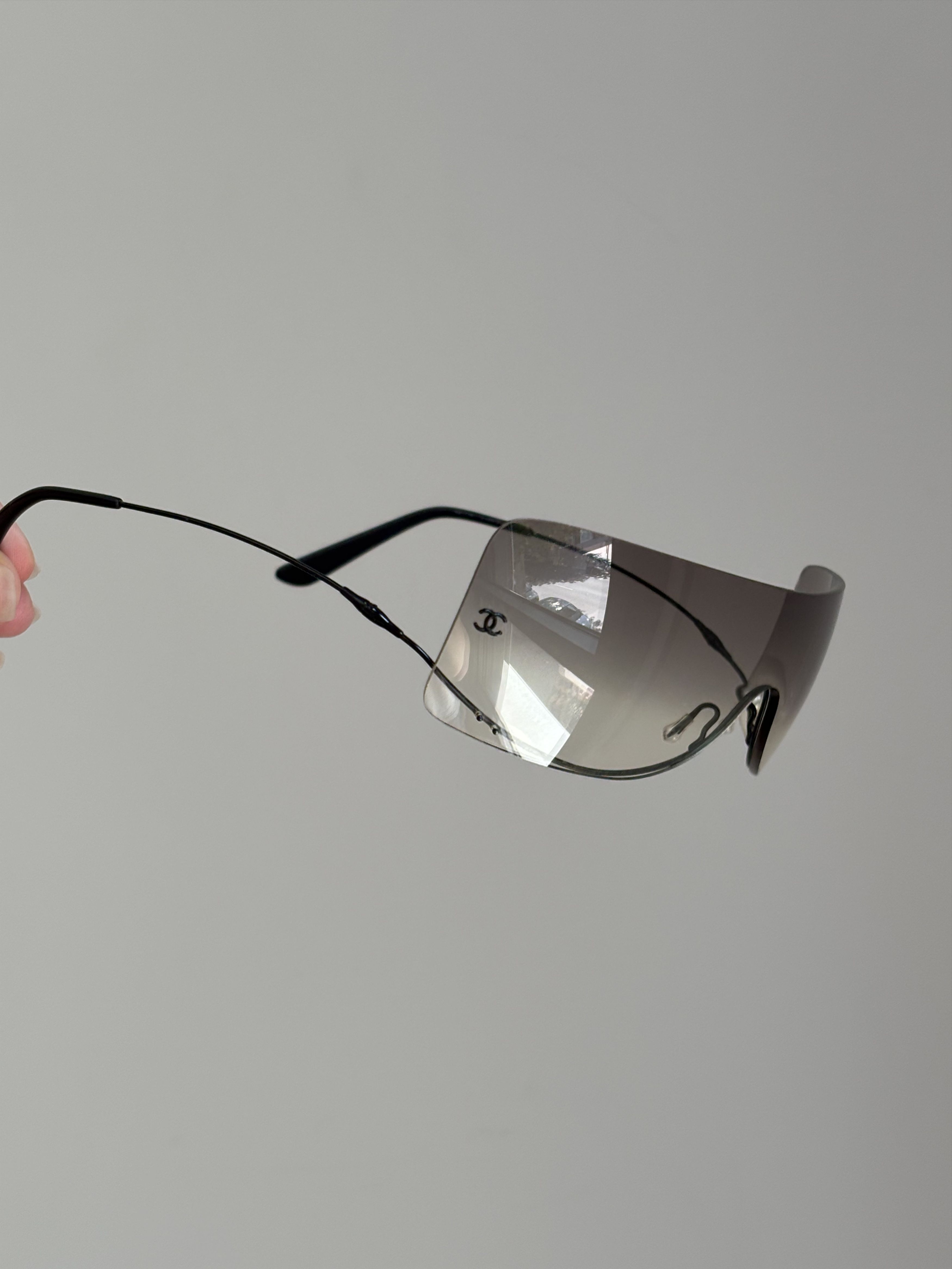 Chanel Chanel Sunglasses 4077-H CC Rhinestone Rimless 4017 Vintage Size ONE SIZE - 2 Thumbnail