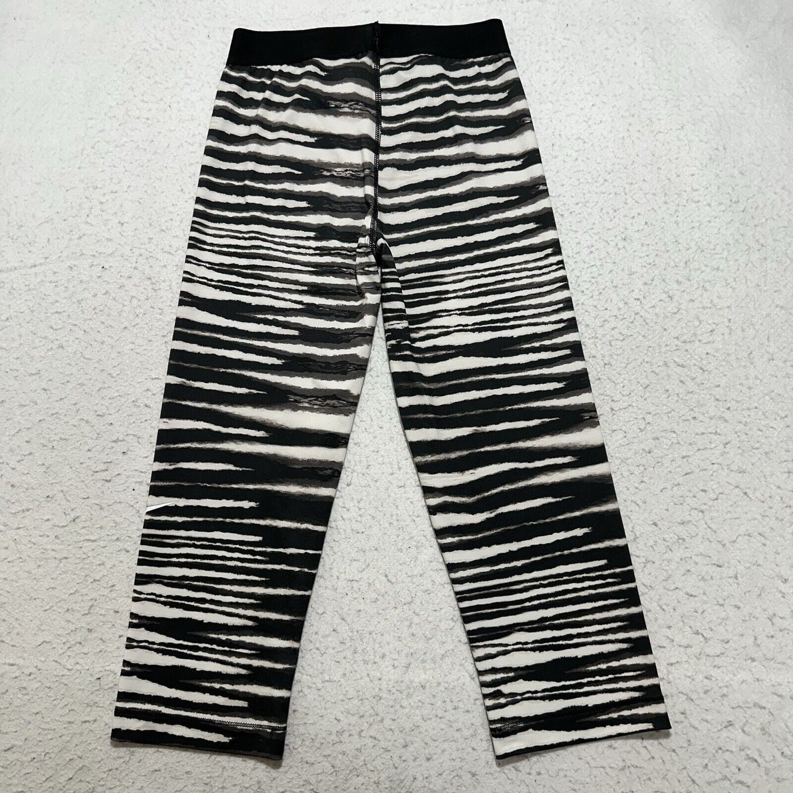 Nike Nike Pro Small Capri Length Compression Athletic Leggings Size 28" / US 6 / IT 42 - 7 Thumbnail