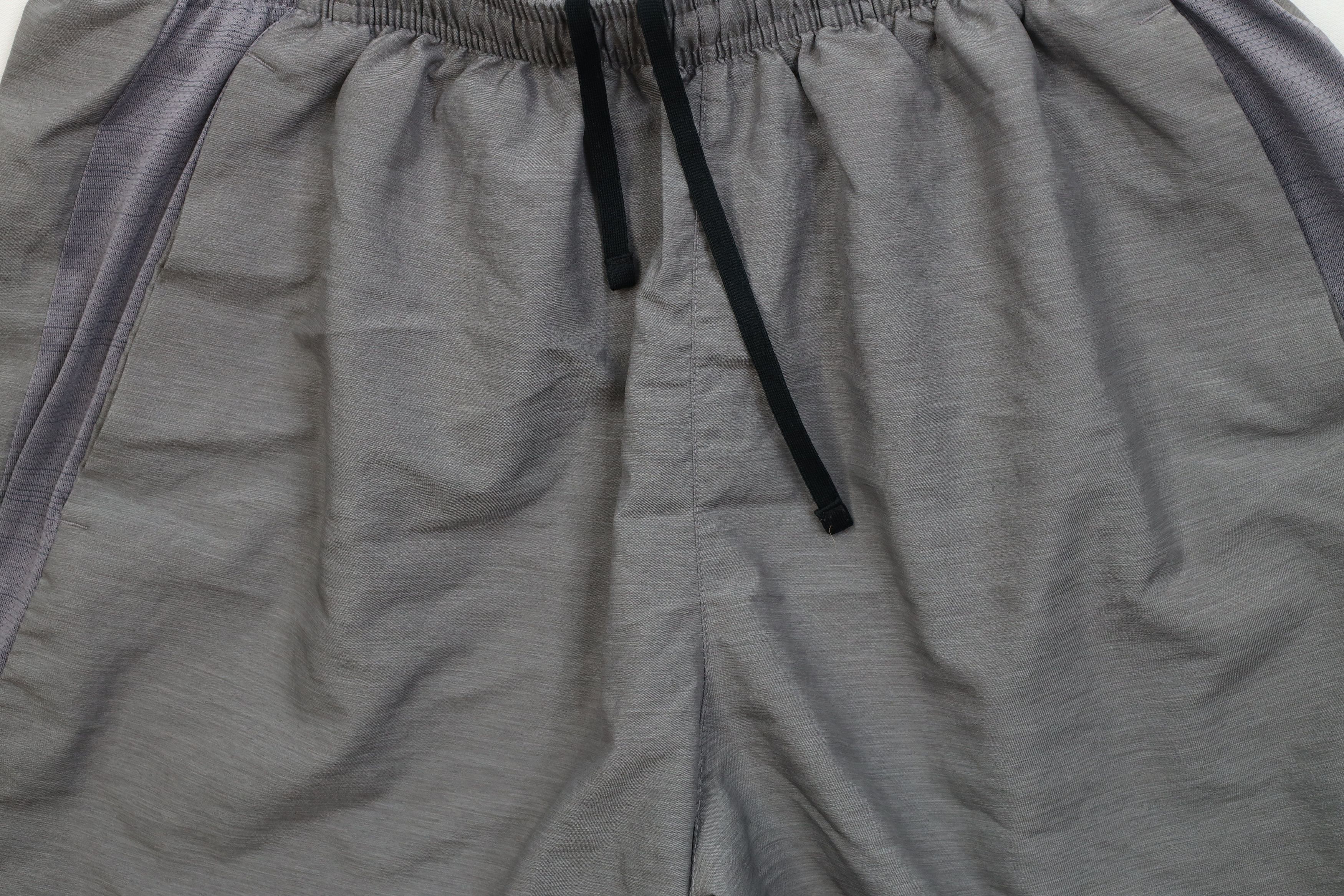Nike Vintage Y2K Nike Above Knee Running Jogging Shorts Gray Size US 32 / EU 48 - 3 Thumbnail