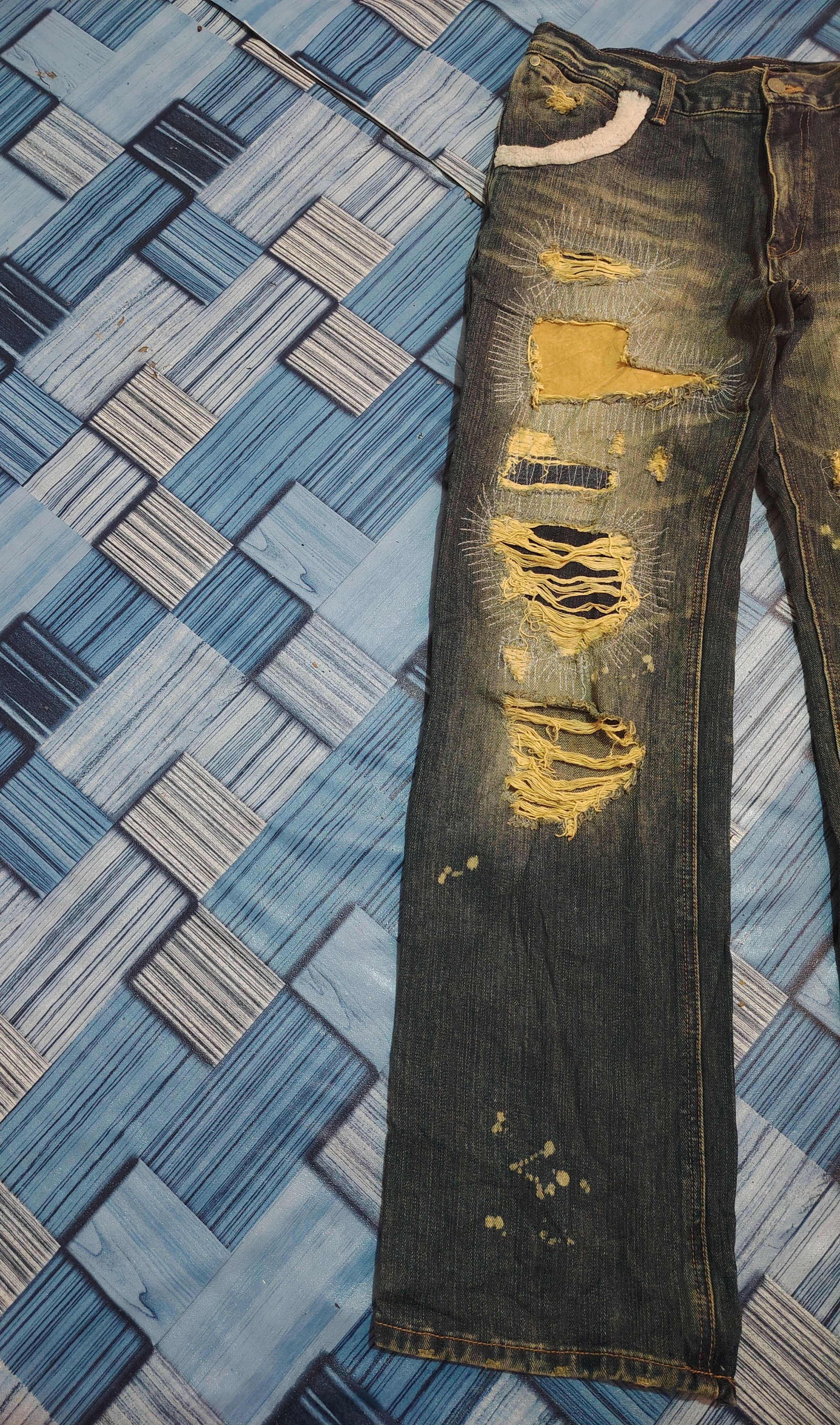 Who Decides War Japanese Exhibitionist TTU Distressed Denim Size US 33 - 6 Thumbnail