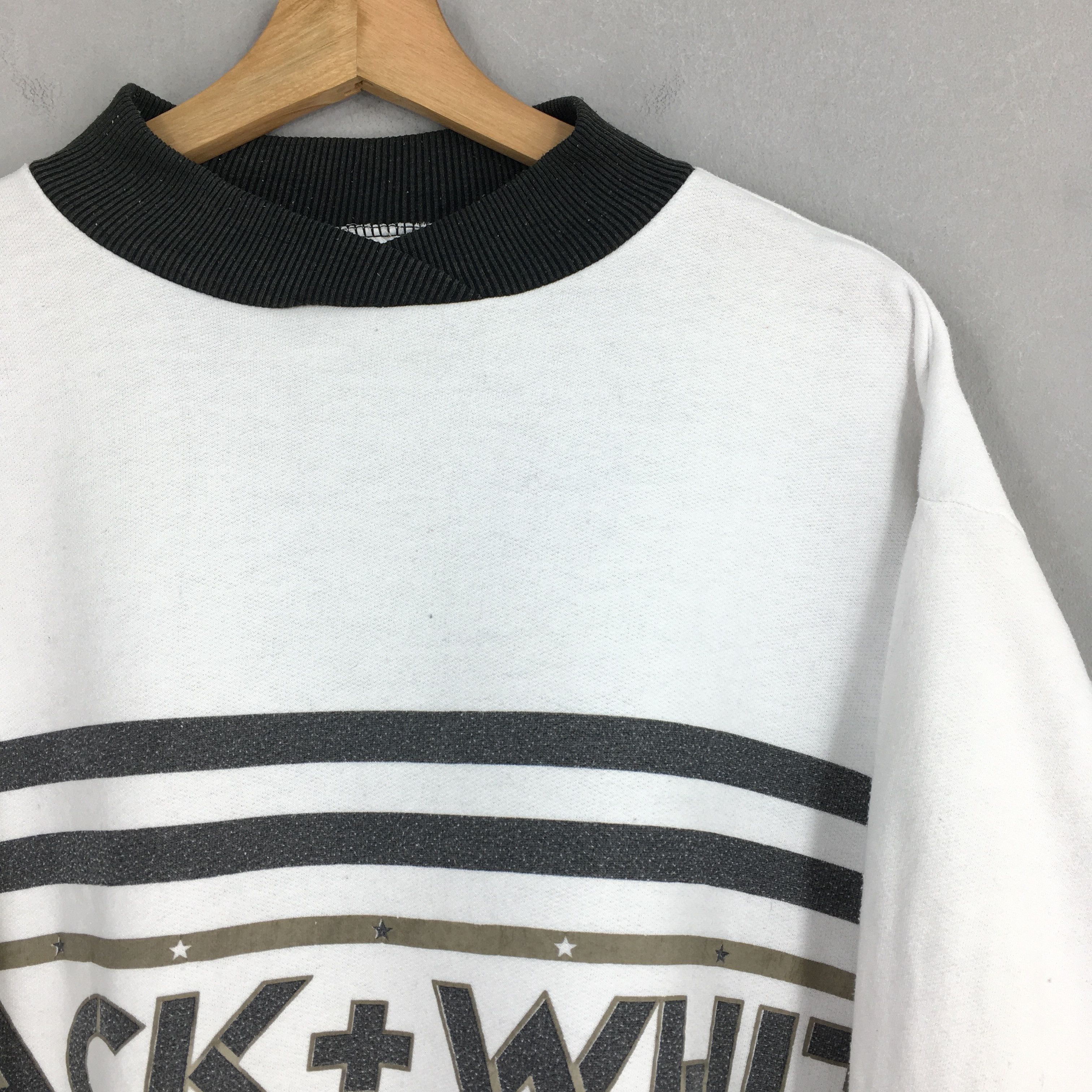 Vintage Vintage 90's Black + White Stripes Sweatshirt Medium Size US M / EU 48-50 / 2 - 2 Thumbnail