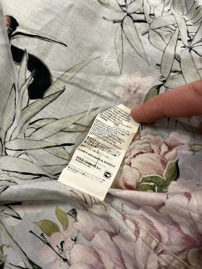 Dolce & Gabbana 2010s Dolce & Gabbana Floral Print Fantasy Shirt Size US M / EU 48-50 / 2 - 12 Thumbnail