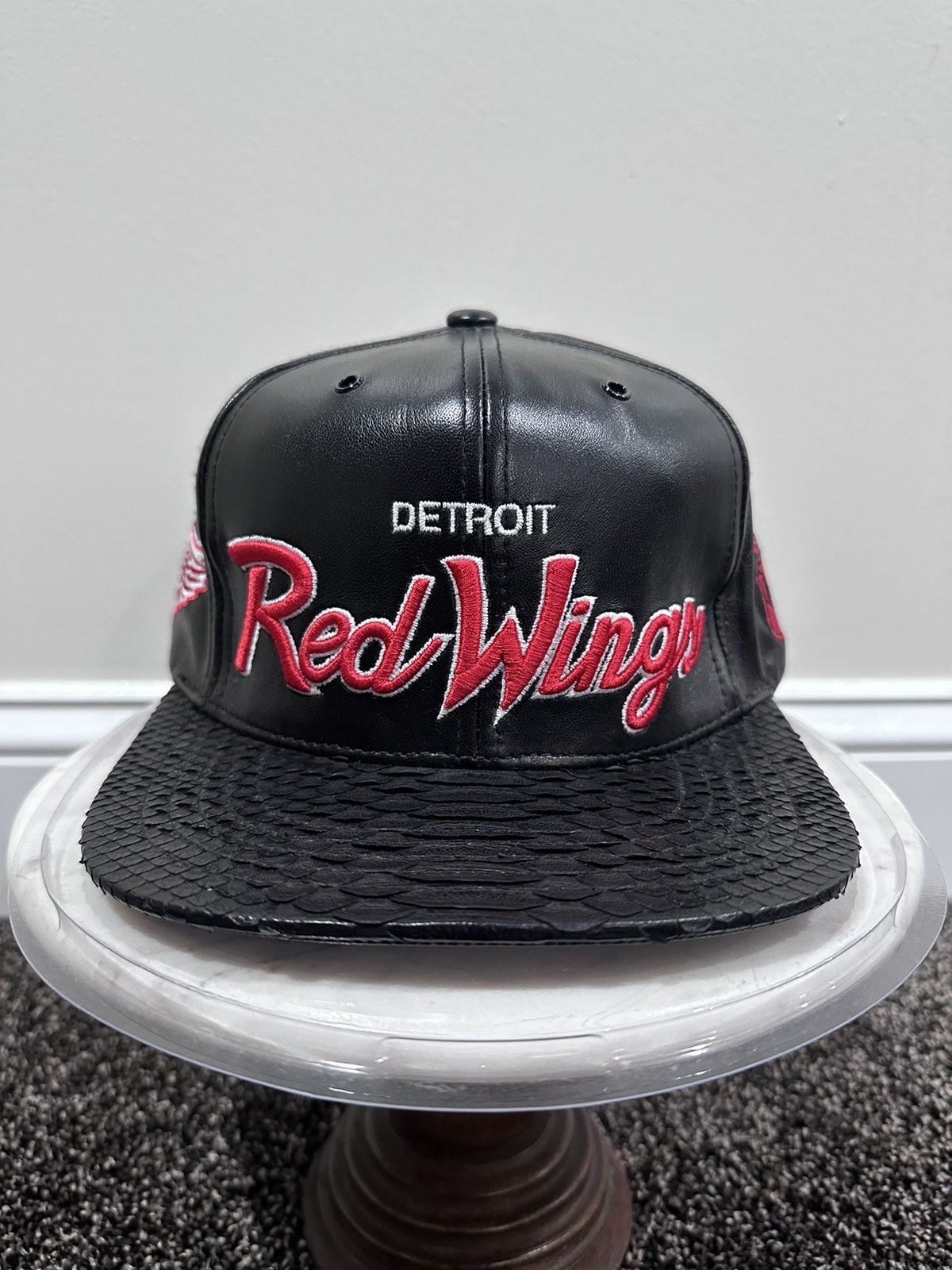 Just Don Just Don x Mitchell & Ness NHL Detroit Red Wings Leather Hat Size ONE SIZE - 1 Thumbnail