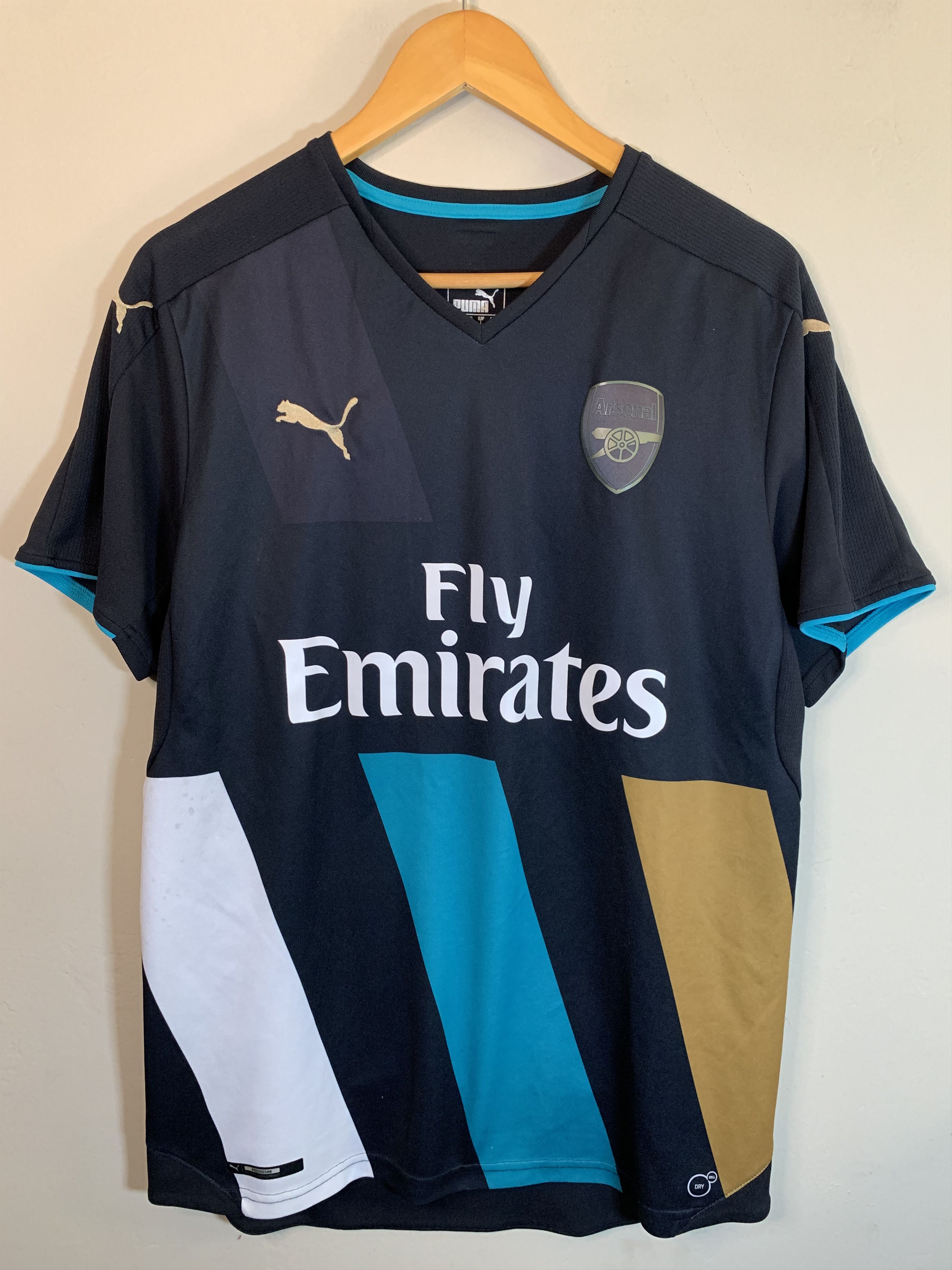 Puma *RARE* Arsenal Puma 2015-2016 Soccer Kit Football Jersey L Size US L / EU 52-54 / 3 - 1 Thumbnail