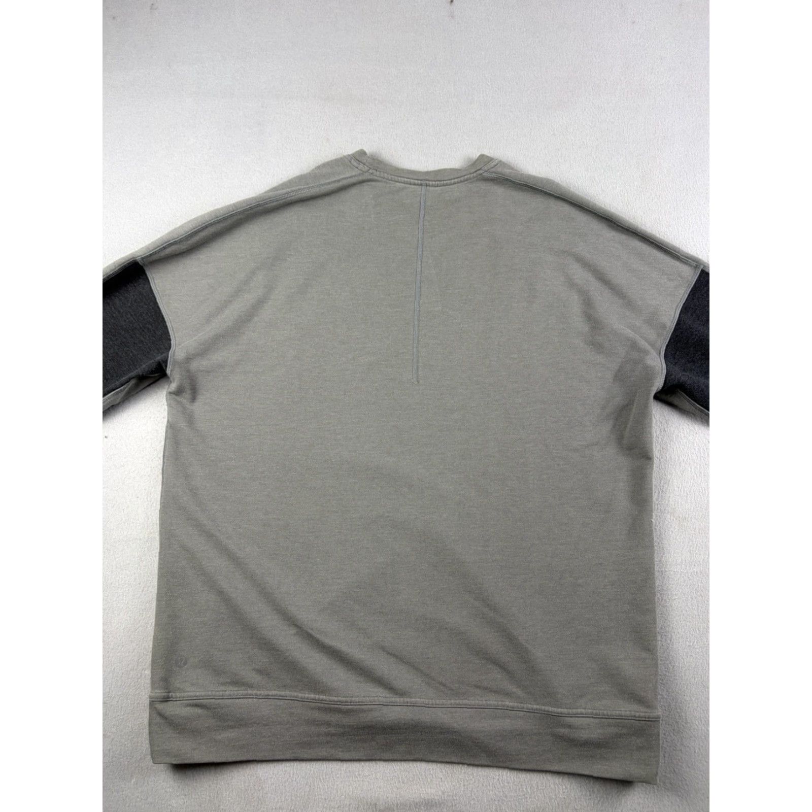 Lululemon Lululemon Sweatshirt Men XL Gray Crewneck Pullover Reversible Knit Logo Solid Time-LESS? Size US XL / EU 56 / 4 - 6 Thumbnail