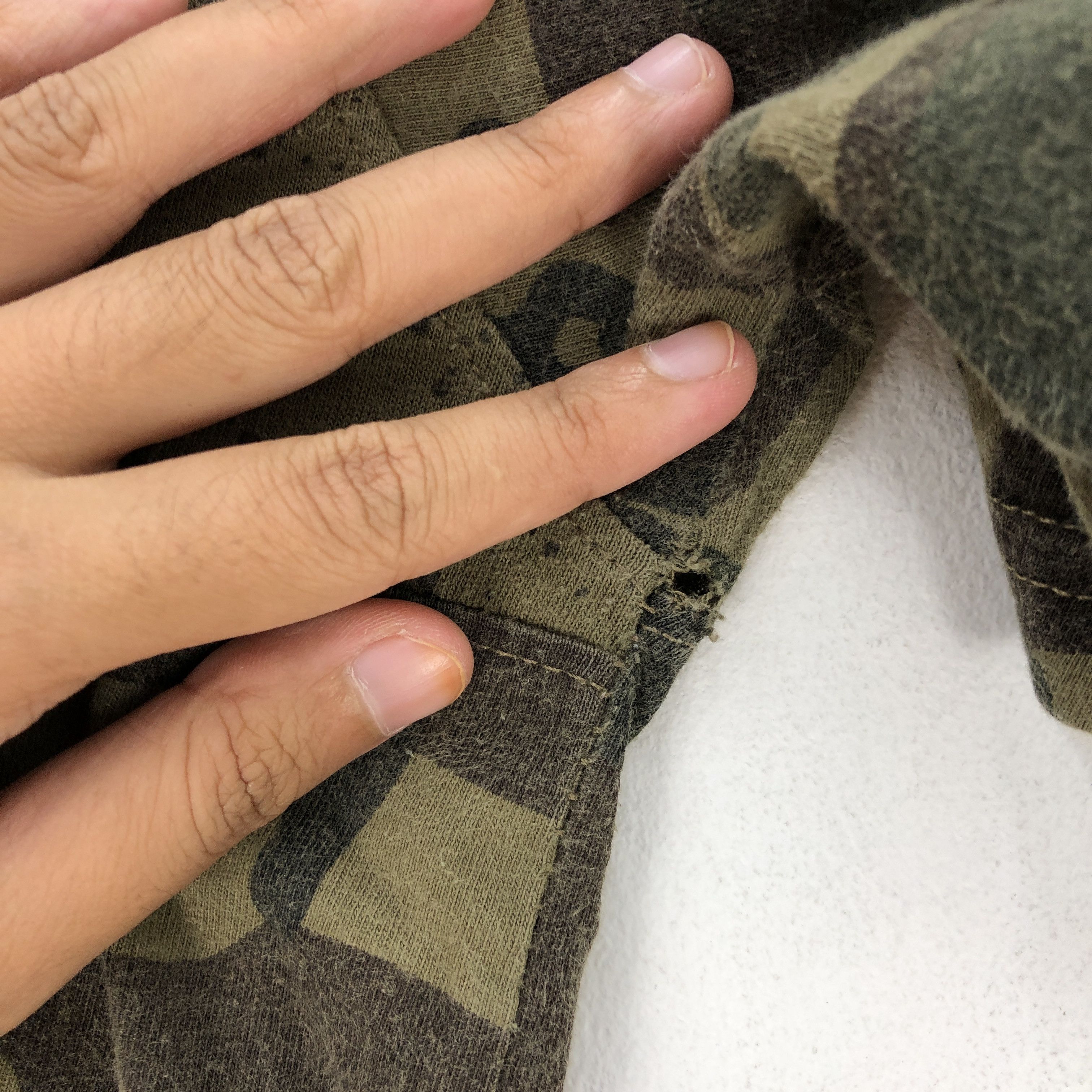 Japanese Brand Vintage Y2K Camouflage Tshirt Camouflage Crewneck Tees Size US L / EU 52-54 / 3 - 7 Thumbnail