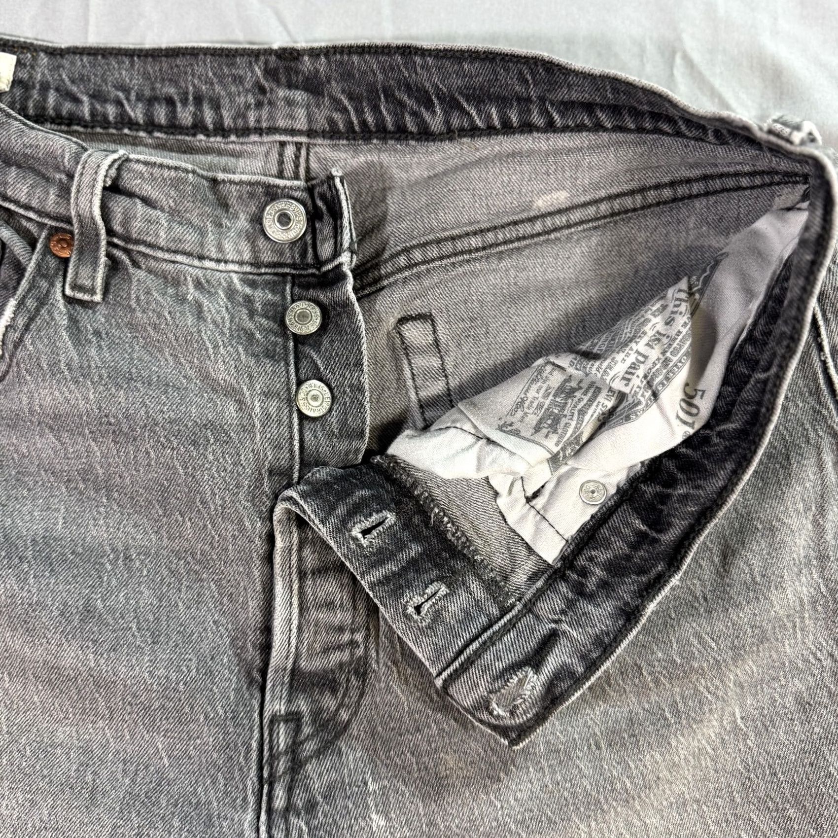 Levi's VINTAGE Levi's 501 Jeans Mens? Womens? Gray Regular Fit Straight Leg Button Fly 31 Size 24" / US 00 / IT 34 - 4 Thumbnail