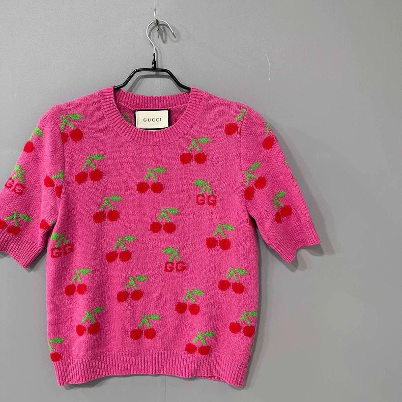 Gucci Gucci Cherry sweater 2506-Nextarrow Size L / US 10 / IT 46 - 2 Thumbnail