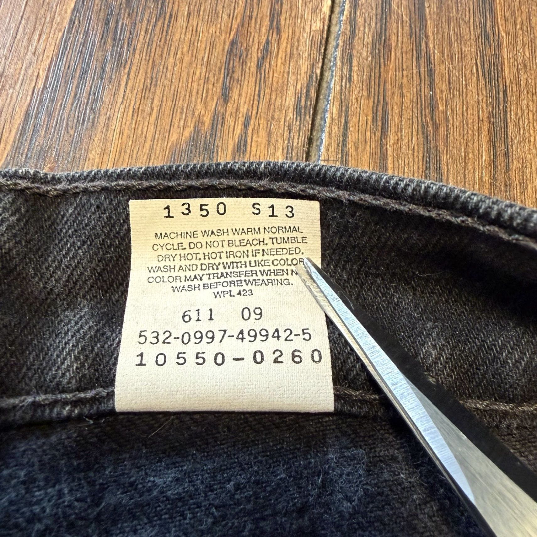 Levi's VINTAGE Levi's Jeans Womens 9 JR Long Black 550 Relaxed 90s Mom Made in USA Denim Jeans Men/Womens? Size 30" / US 8 / IT 44 - 6 Thumbnail