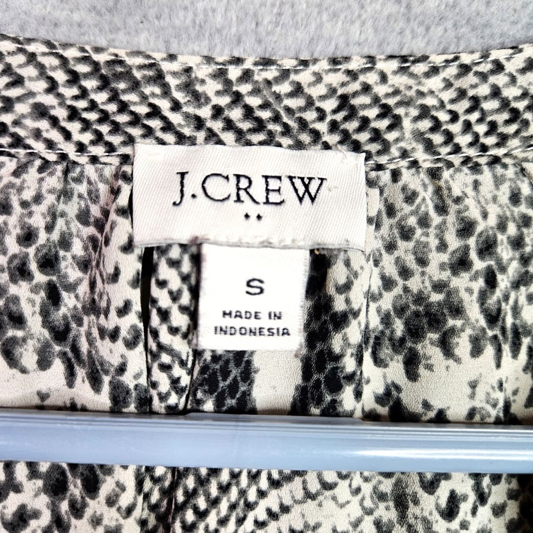 J.Crew J.Crew Blouse Women's Snake Print Button Front Lightweight Black White Multicolor Small S Shirt Top Casual Everyday Modern Regular Fit Size S / US 4 / IT 40 - 4 Thumbnail