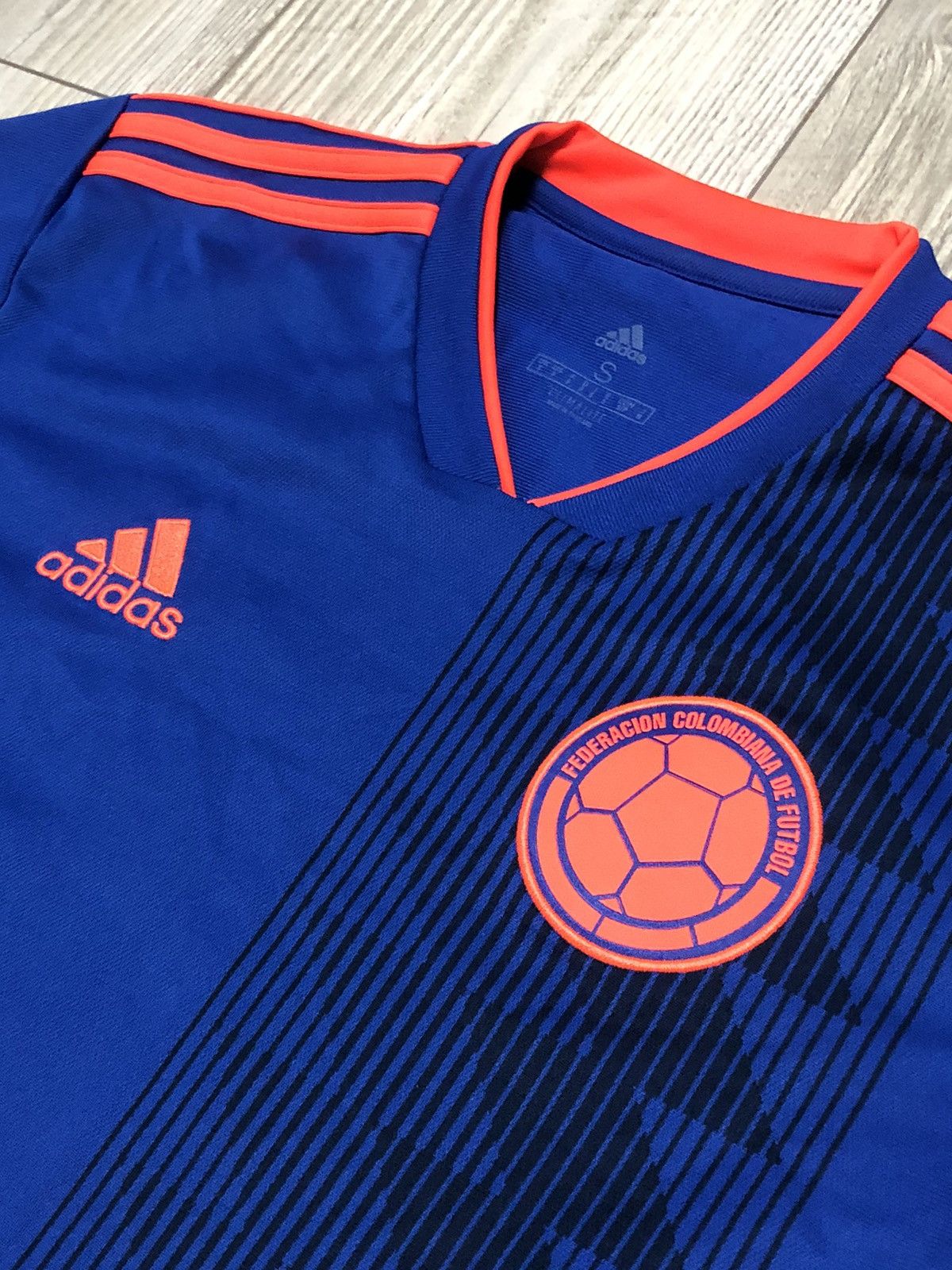 Adidas Adidas 2018-19 Colombia Away Shirt Cup Jersey Size US S / EU 44-46 / 1 - 2 Thumbnail