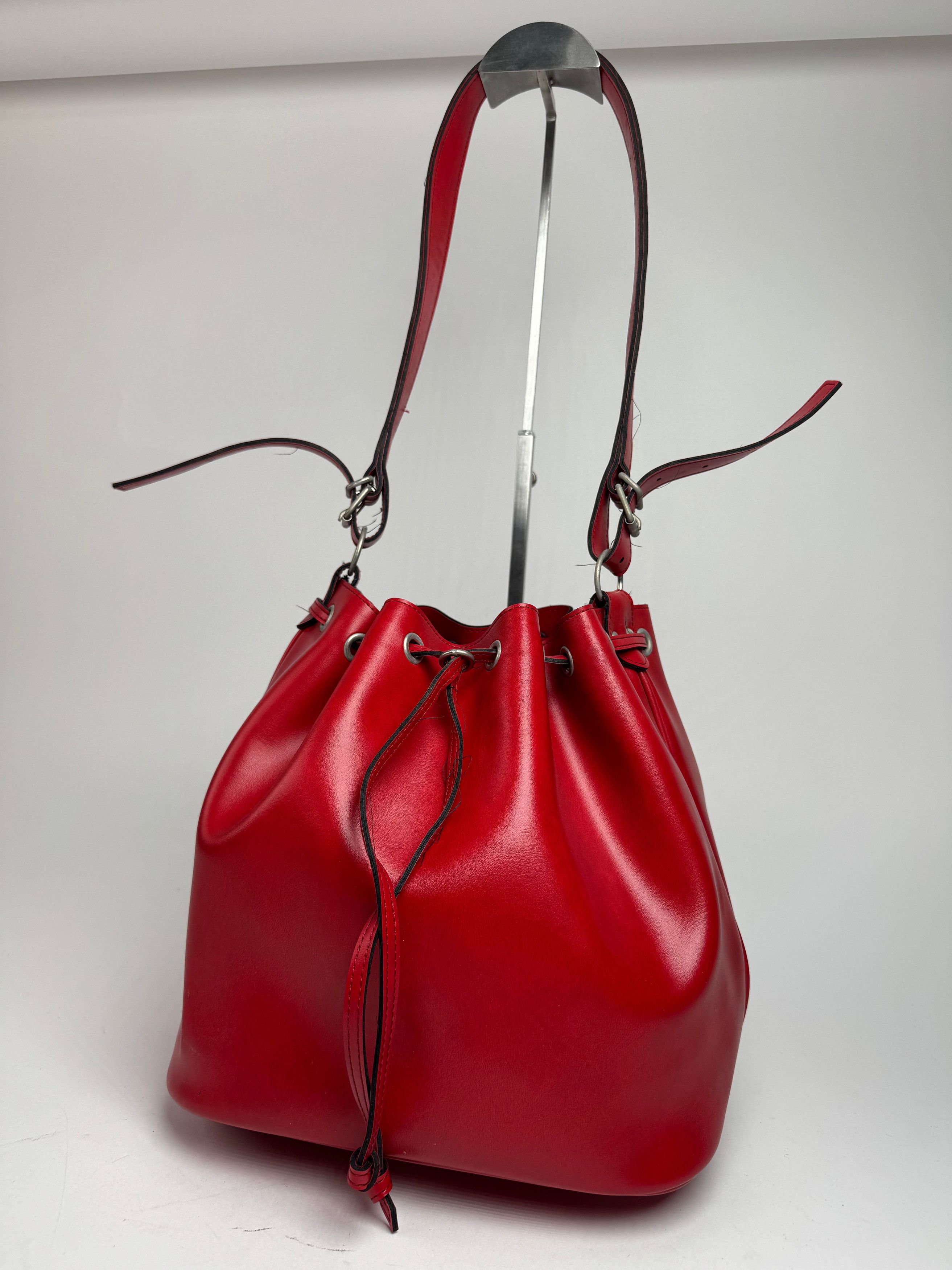 Comme des Garcons Vintage Comme Des Garçons Shoulder Bucket Bag Red Size ONE SIZE - 1 Thumbnail