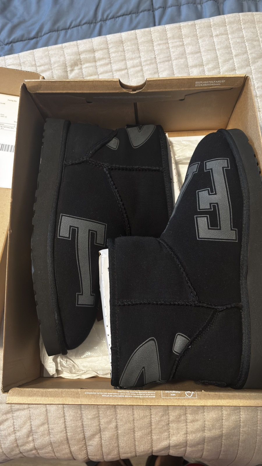 Telfar × Ugg Black Telfar Ugg Boots Unisex Dead stock Size US 12.5 / EU 45-46 - 4 Thumbnail