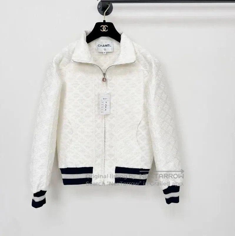 Chanel Chanel White Jacket S Size for Women . Size S / US 4 / IT 40 - 1 Thumbnail
