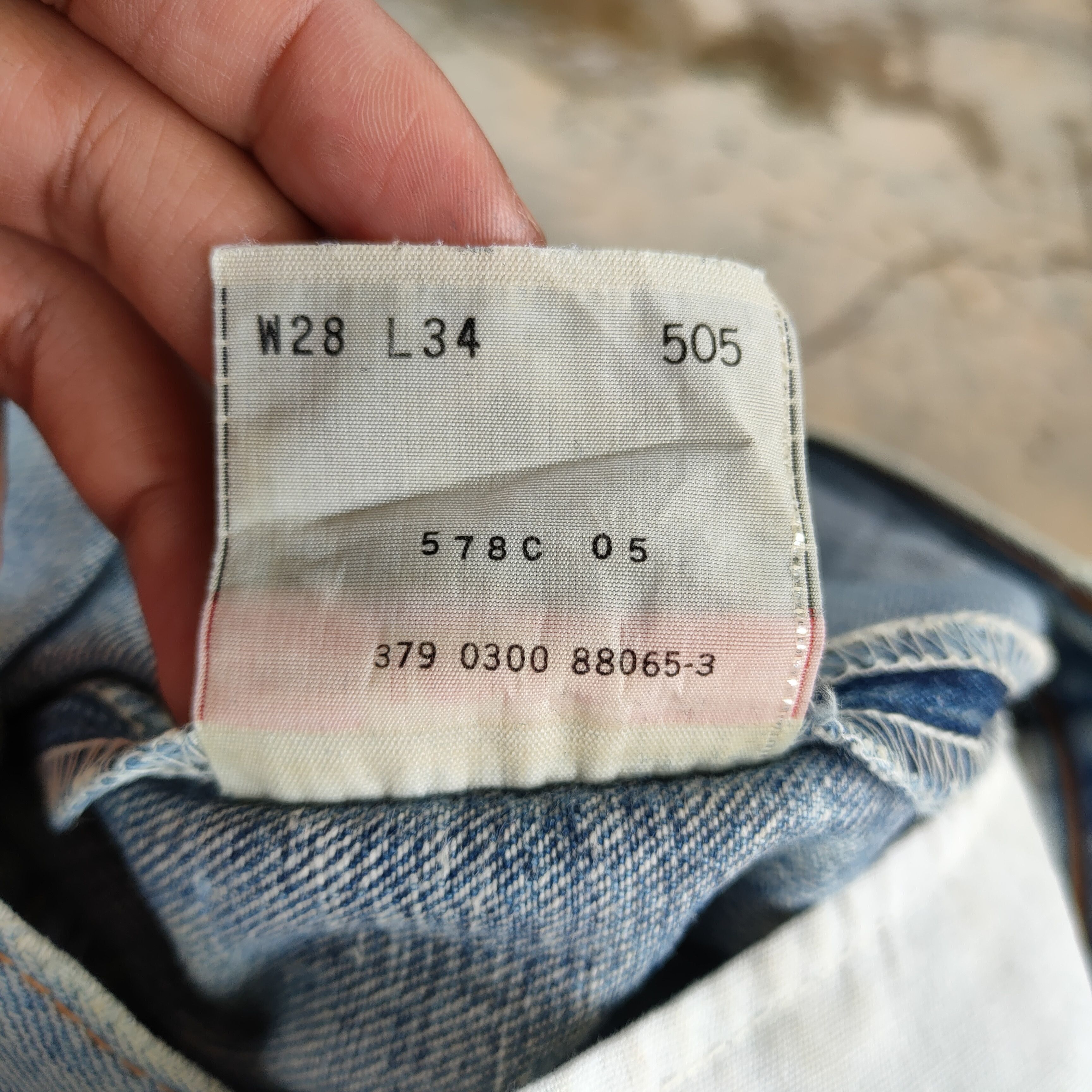 Levi's Vintage Clothing Vintage Levis 505 Faded Distressed denim jeans pants Size US 28 / EU 44 - 15 Thumbnail