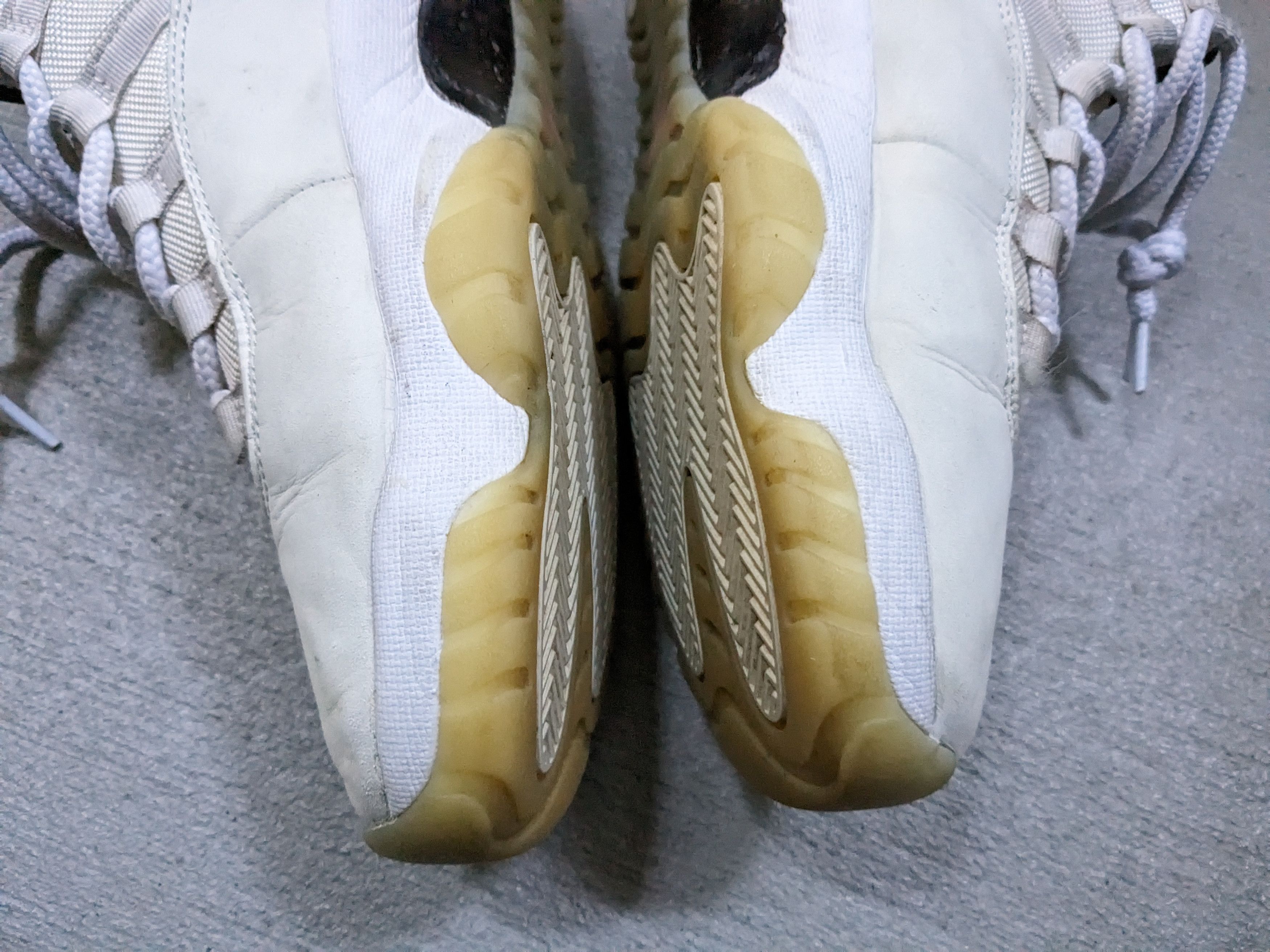 Jordan Brand Nike Air Jordan 11 Platinum Tint Size 11.5 White 378037-016 Size US 11.5 / EU 44-45 - 7 Thumbnail