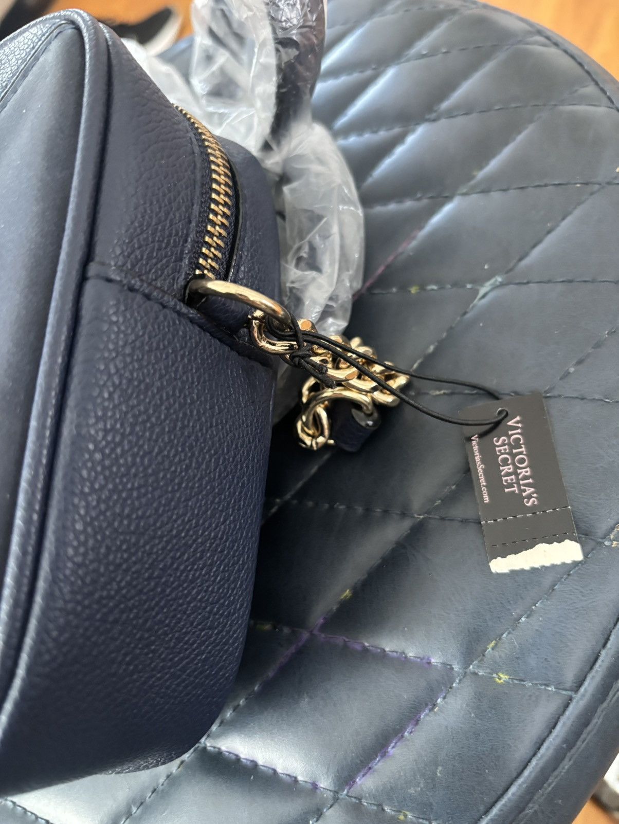 Victoria's Secret Victoria's Secret Shoulder Bag Gold Chain Size ONE SIZE - 3 Thumbnail