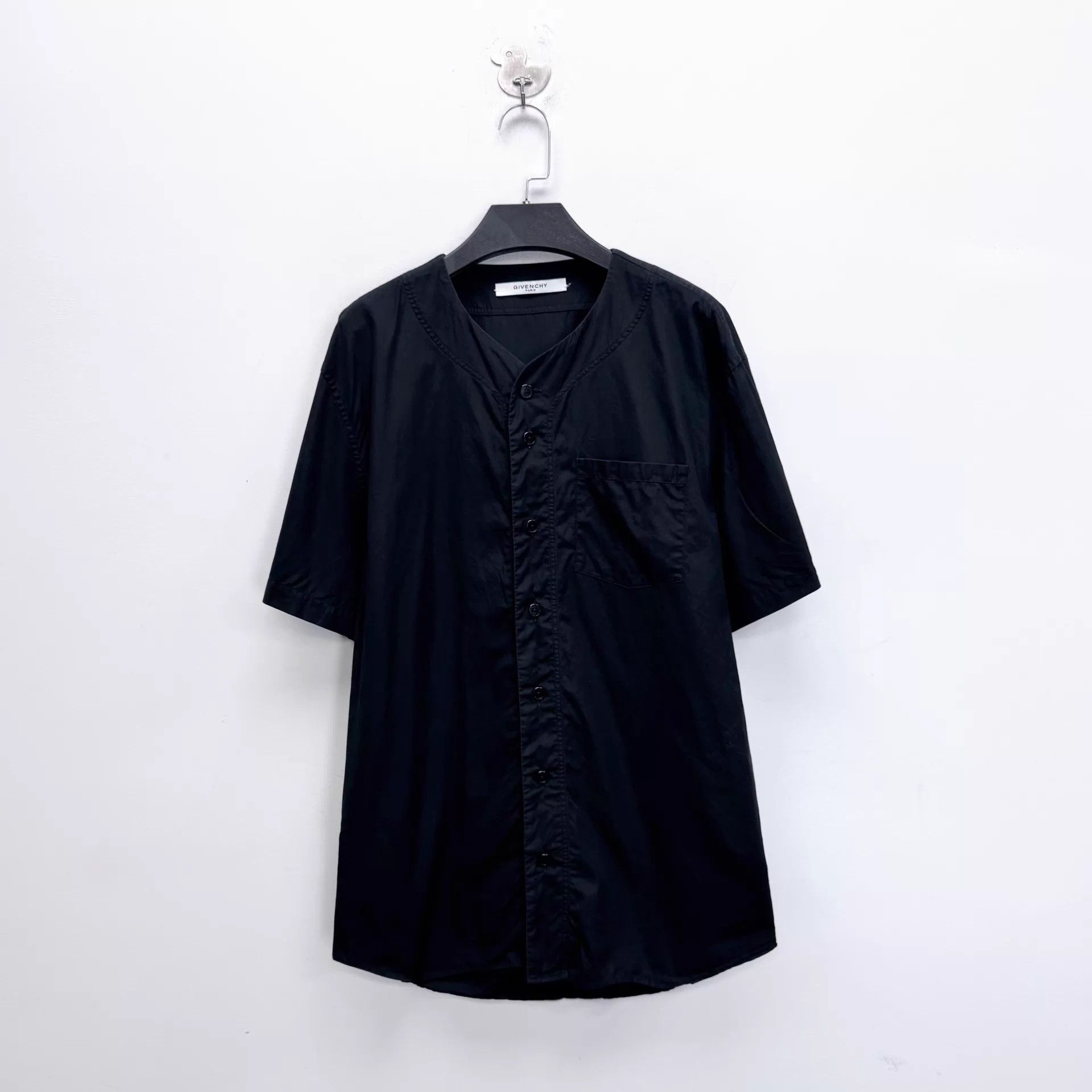 Givenchy Givenchy Blk Dig Print Short-Sleeve Shirt Jacket 39 M Unisex Size US M / EU 48-50 / 2 - 1 Thumbnail