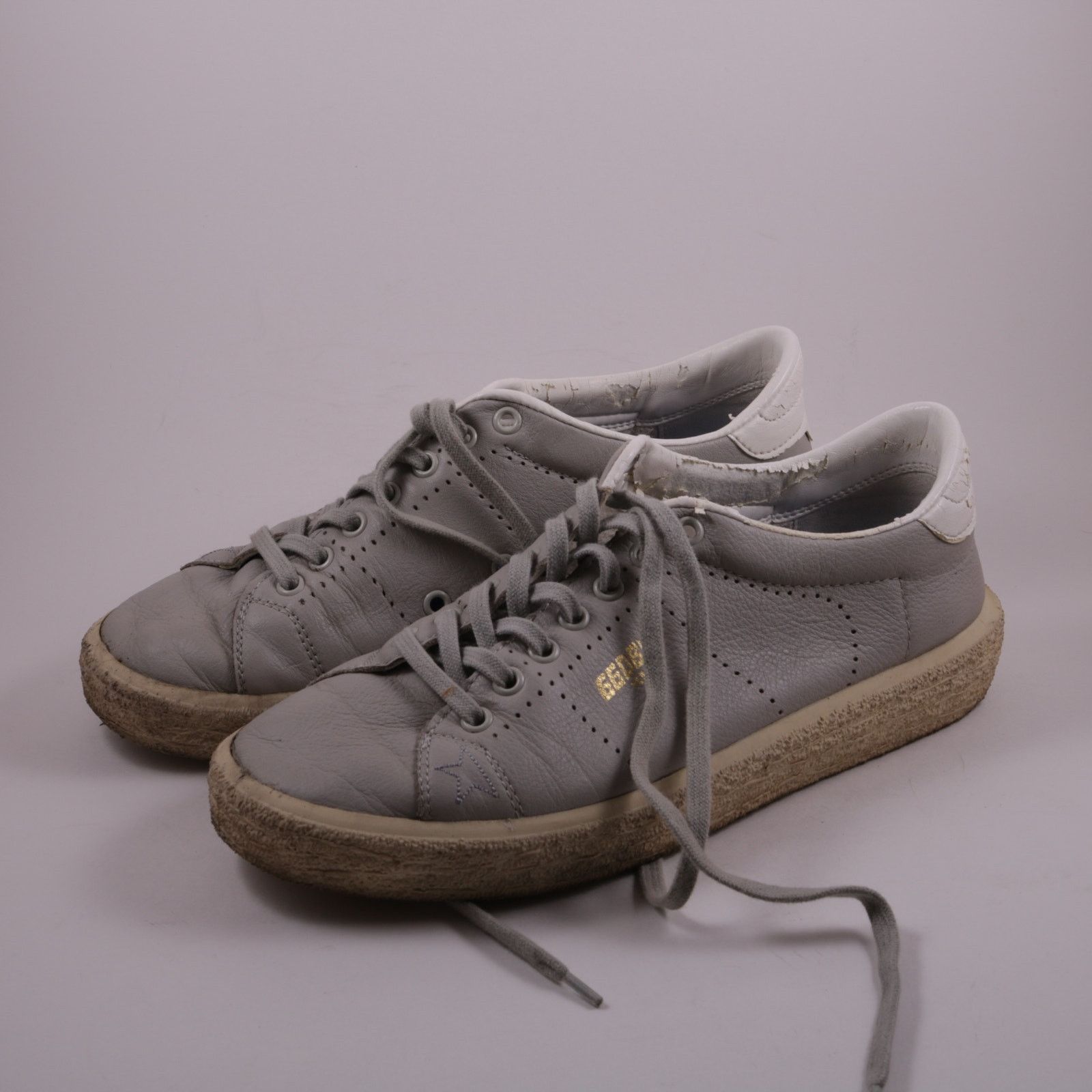 Golden Goose Golden Goose Deluxe Brand Gray Tennis Sneakers 36 6 Size US 6 / IT 36 - 1 Thumbnail