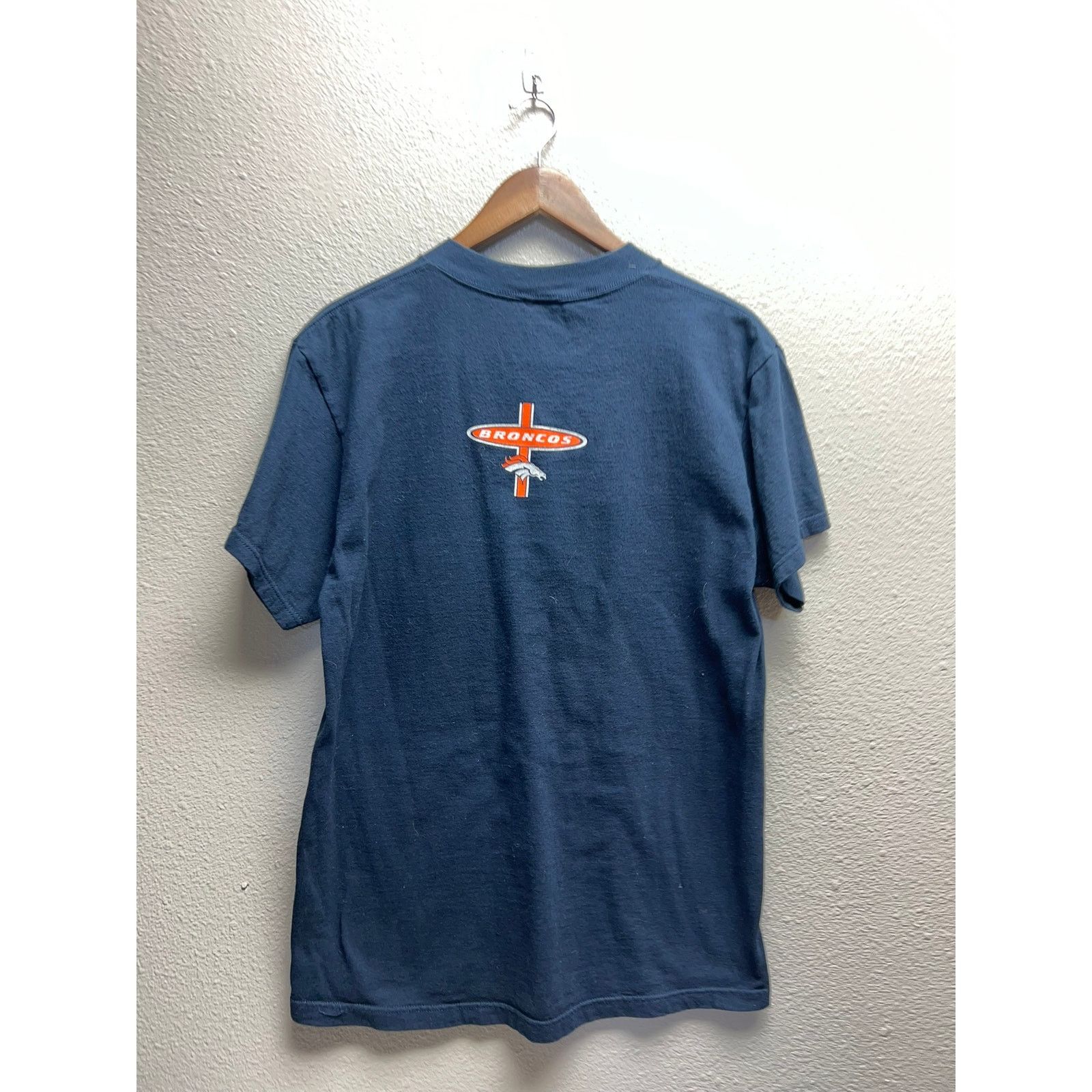 Vintage Vintage Womens Denver Broncos Shirt Logo 7 Cut Neck NFL VTG Size M / US 6-8 / IT 42-44 - 6 Thumbnail