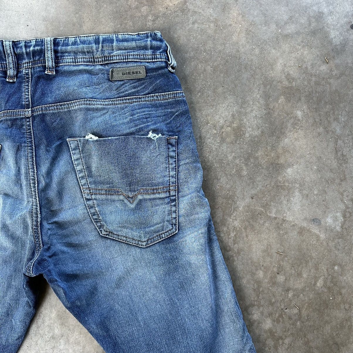 Japanese Brand Vintage Diesel Krooley Sweatpant Denim Distressed Faded Pant Size US 32 / EU 48 - 12 Thumbnail