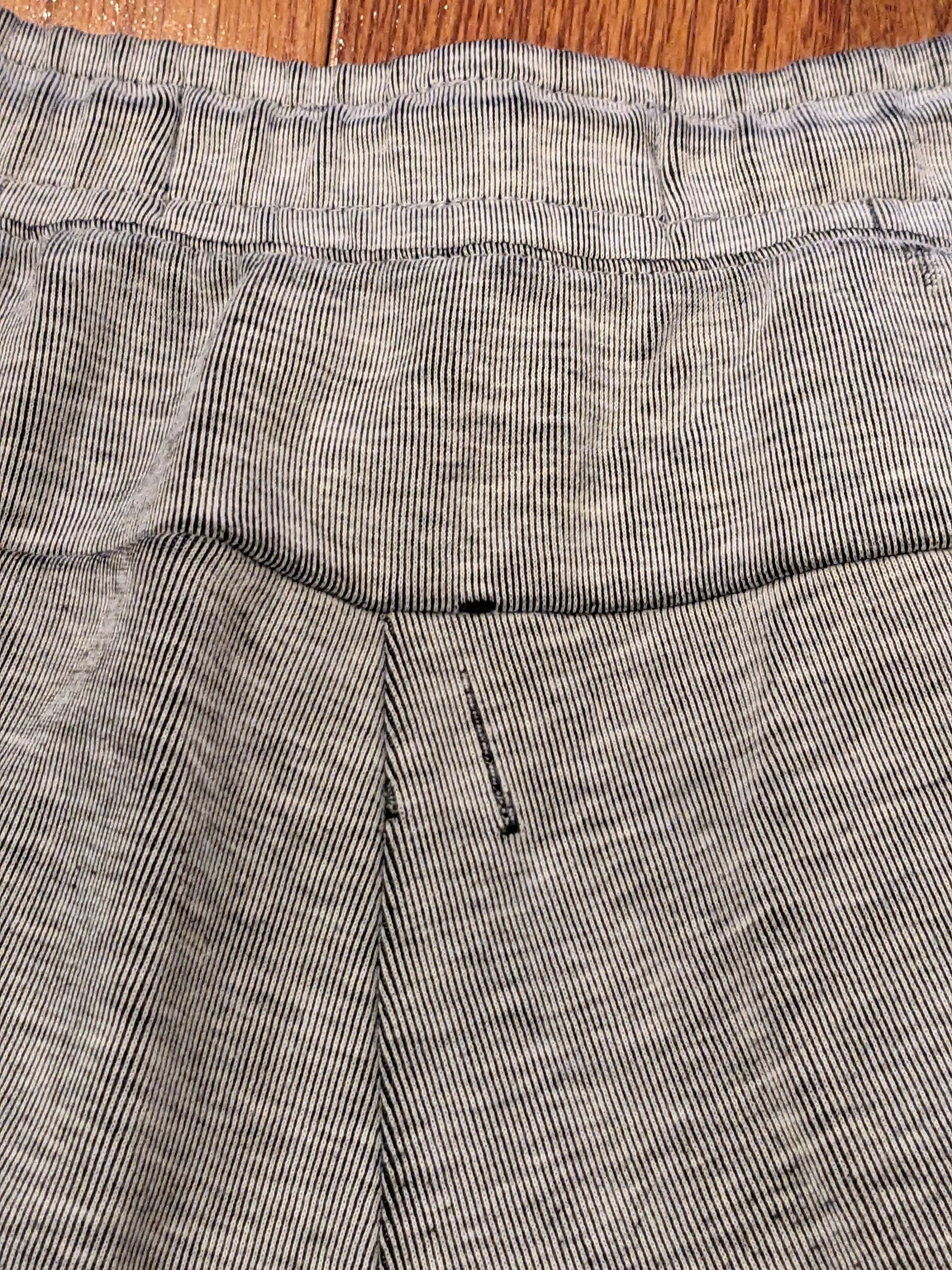 Nike × Vintage Vintage 2010's Nike Tech Fleece Gray Medium Sweat Shorts Size US 30 / EU 46 - 6 Thumbnail