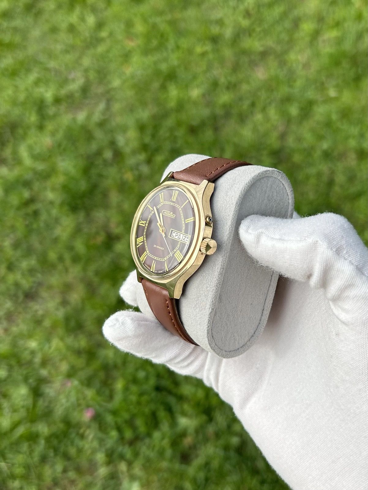 Vintage Vintage Watch Slava Mechanical Made in USSR Authentic 1980s Size ONE SIZE - 15 Thumbnail