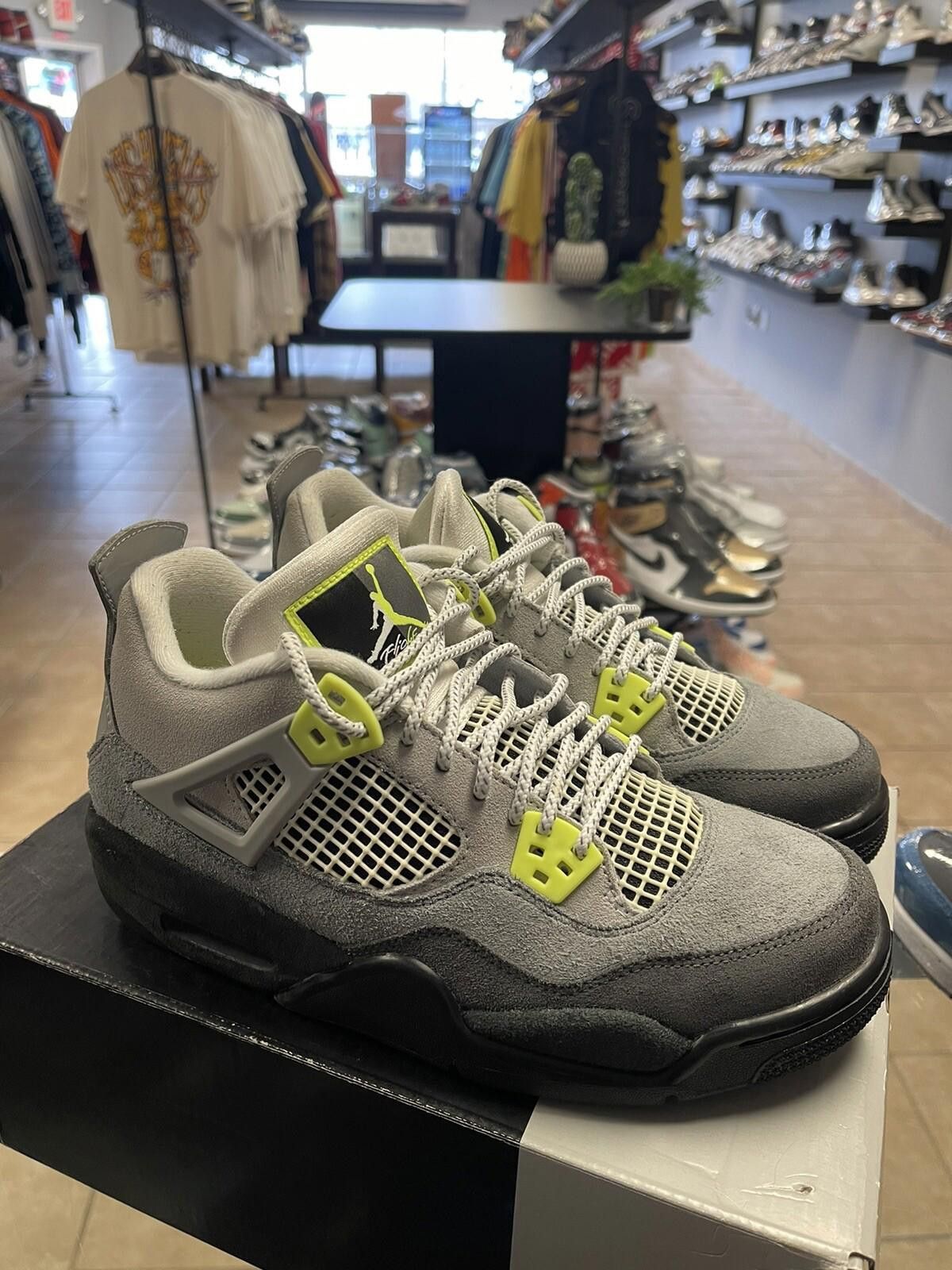 Jordan Brand Jordan 4 Retro SE 95 Neon 2020 Size 7y/8.5w Volt CT5343-007 Size US 7 / EU 40 - 3 Thumbnail