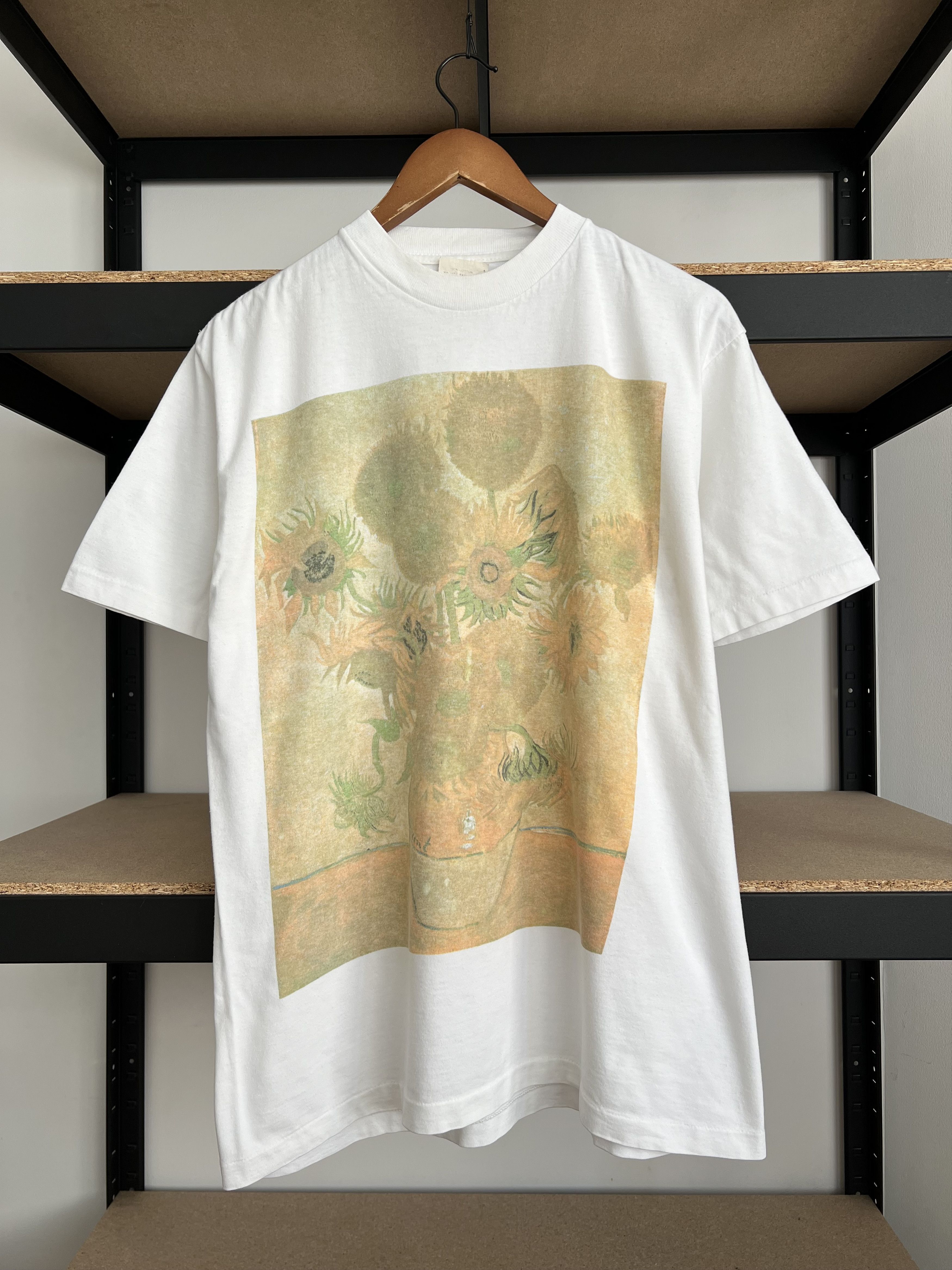 Arts & Science Vintage 90s Vincent van Gogh Sunflowers 1888 White T-shirt Size US L / EU 52-54 / 3 - 1 Thumbnail