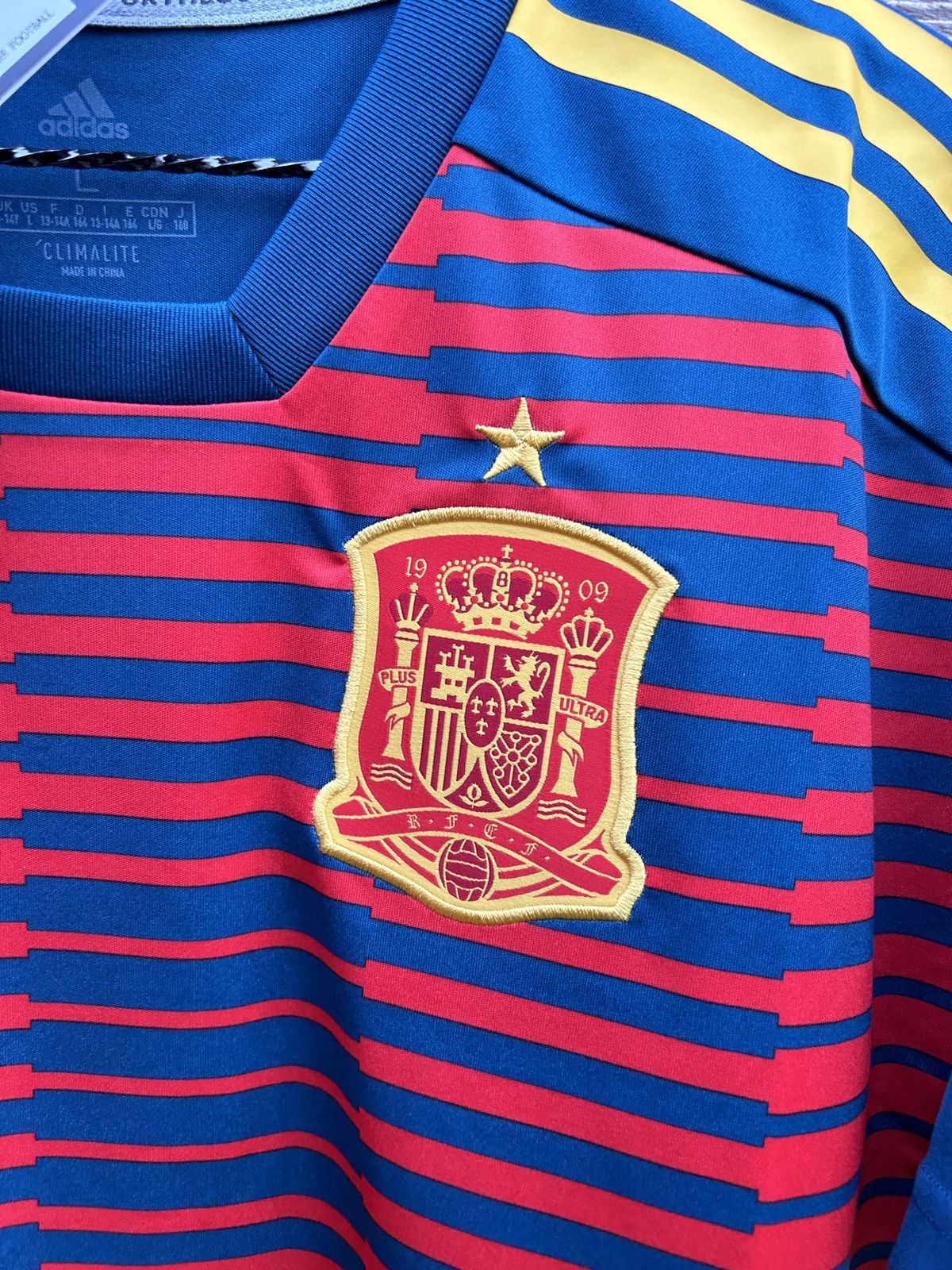 Adidas BNWT Adidas Spain 2016/17 Pre Match Kit Soccer Jersey Size US XS / EU 42 / 0 - 4 Thumbnail