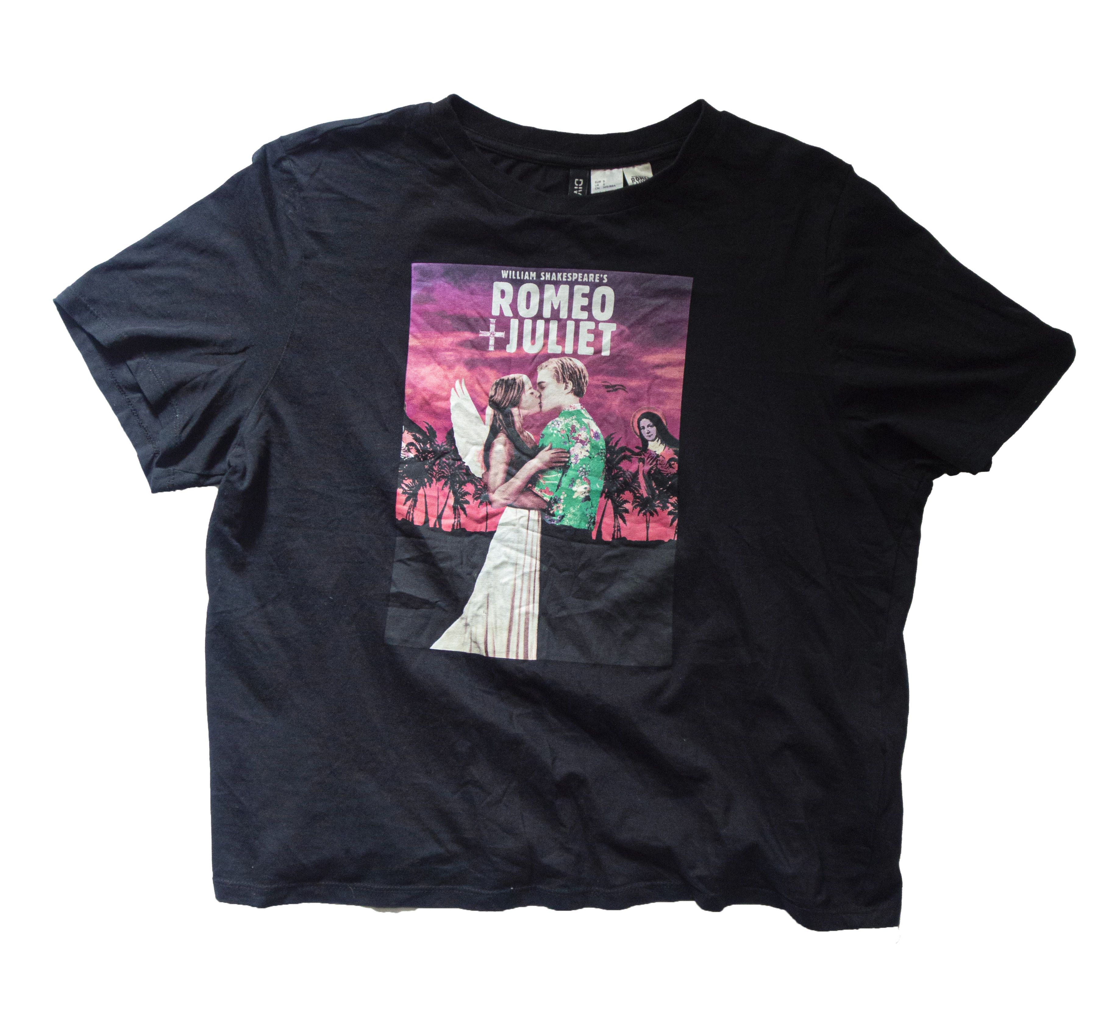H&M Romeo & Juliet Graphic T-Shirt Size S / US 4 / IT 40 - 1 Thumbnail