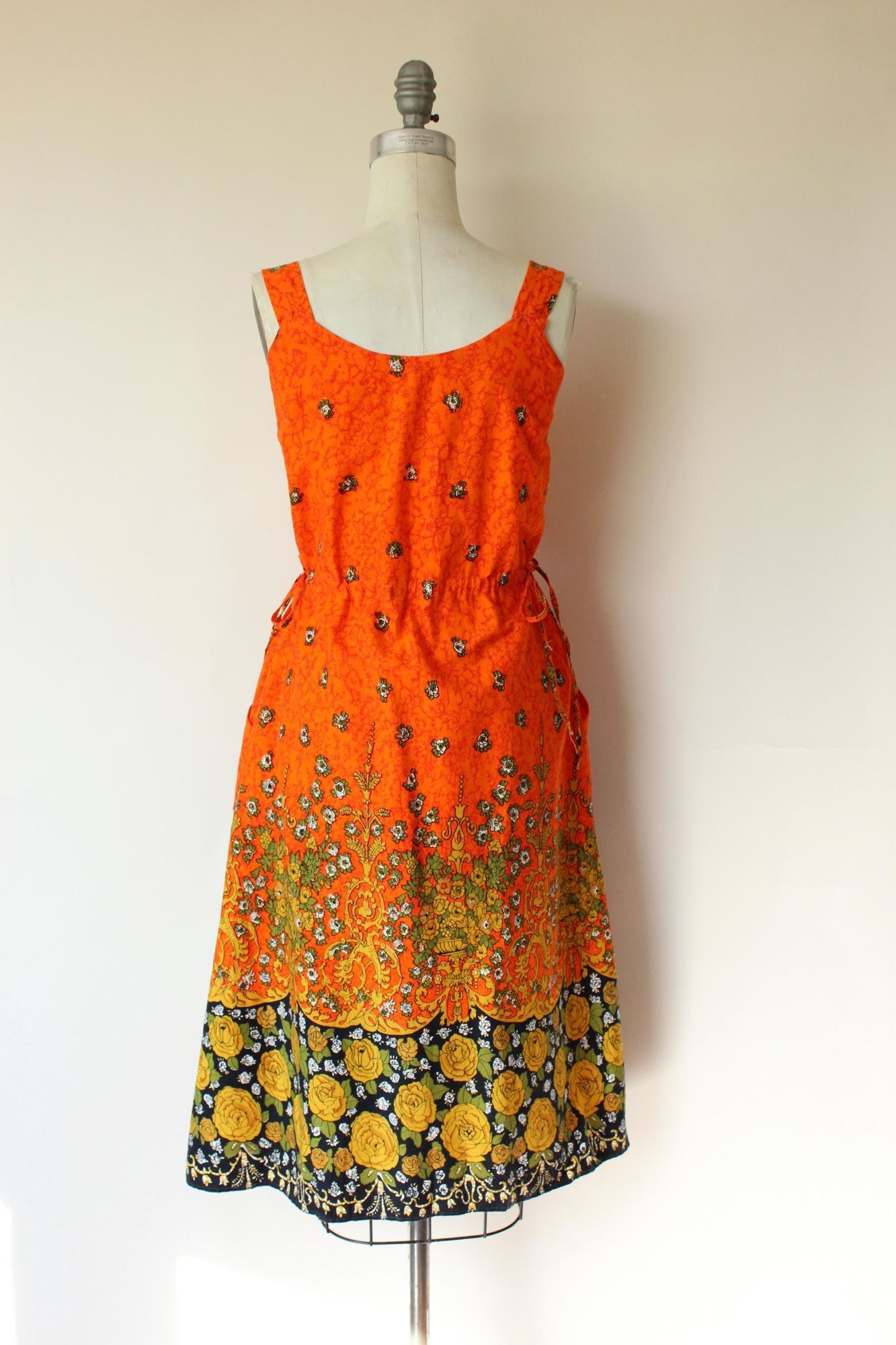Vintage Vintage 1970s 1980s Dress with Pockets, Orange and Black Flo Size S / US 4 / IT 40 - 10 Thumbnail