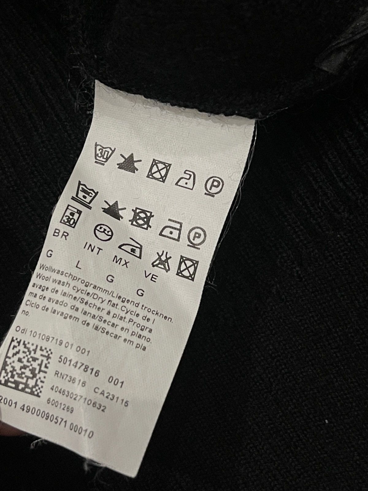 Hugo Boss Sweater with buttons black hugo boss wool jumper M Size US M / EU 48-50 / 2 - 5 Thumbnail