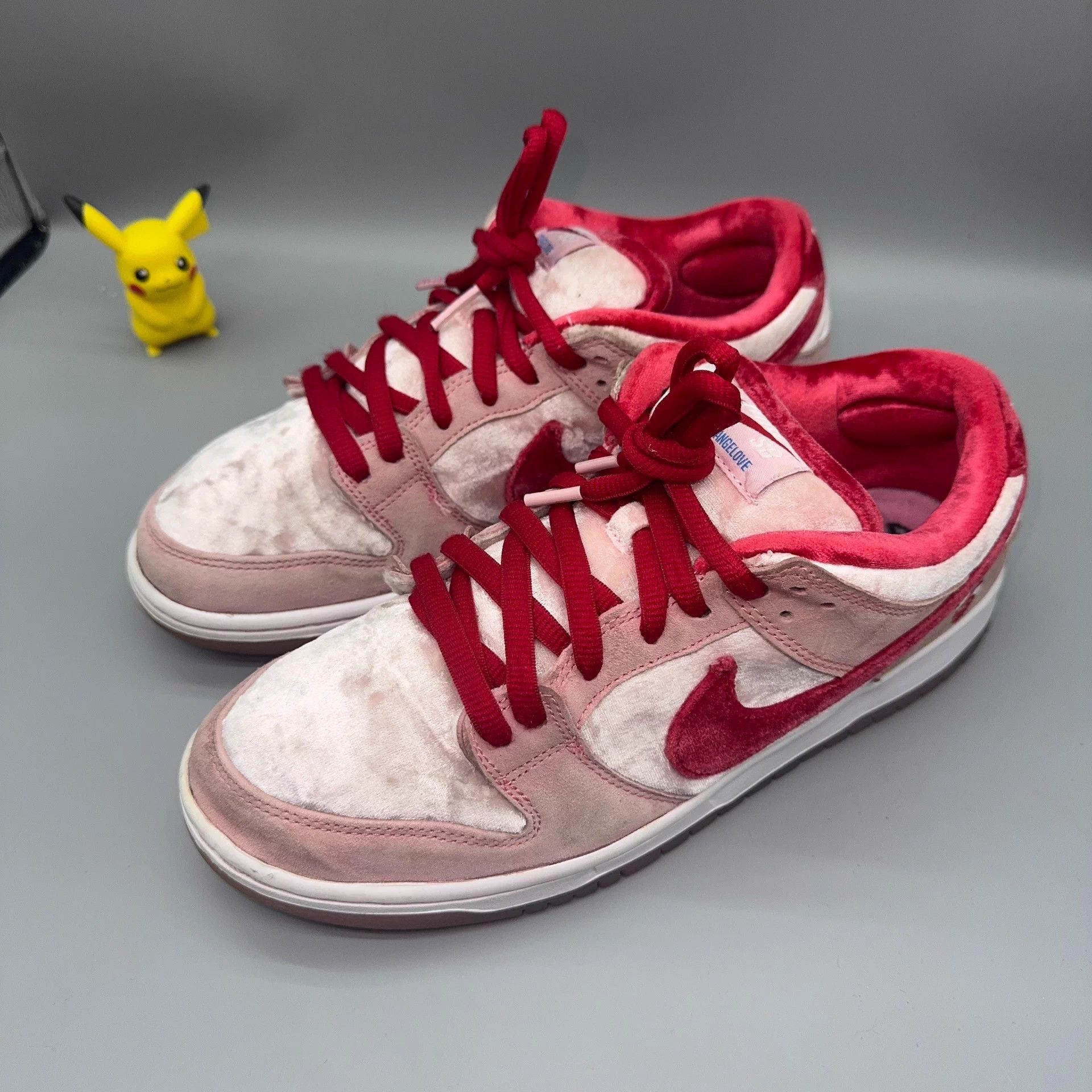 Nike Dunk SB Valentine's Day Pink White