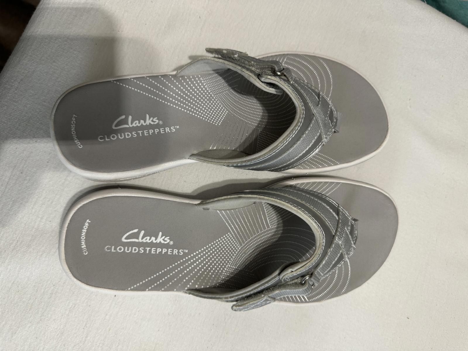 Clarks Comfortable Silver Cushioned Flip-Flops Clarks Size US 6 / IT 36 - 2 Thumbnail