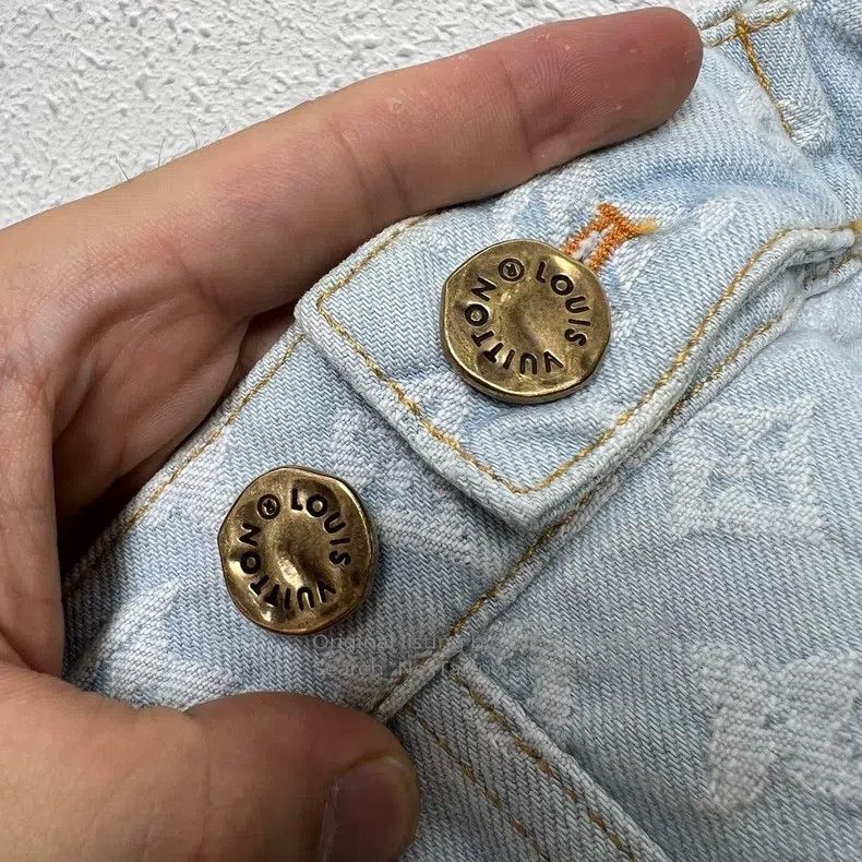Louis Vuitton Louis Vuitton Tyler full-print denim jacket Size US M / EU 48-50 / 2 - 7 Thumbnail