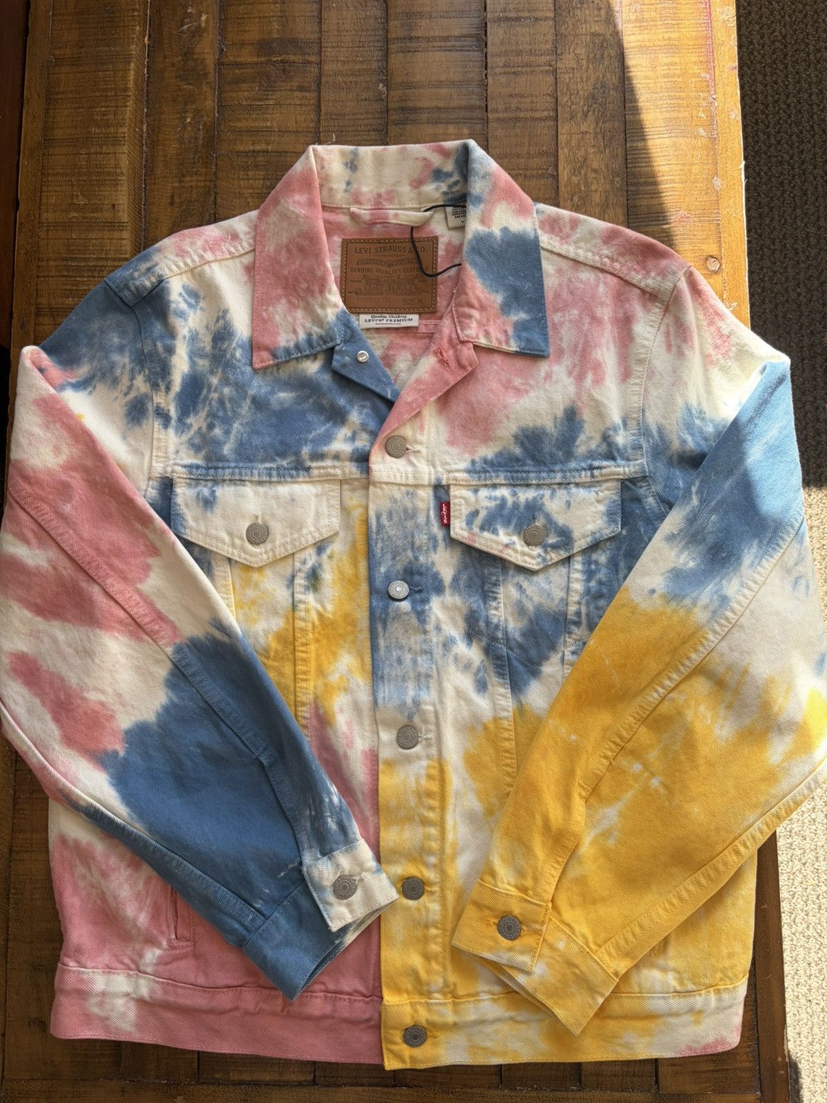 Levi's Levi’s Premium Tie Dye Trucker Size US M / EU 48-50 / 2 - 1 Thumbnail