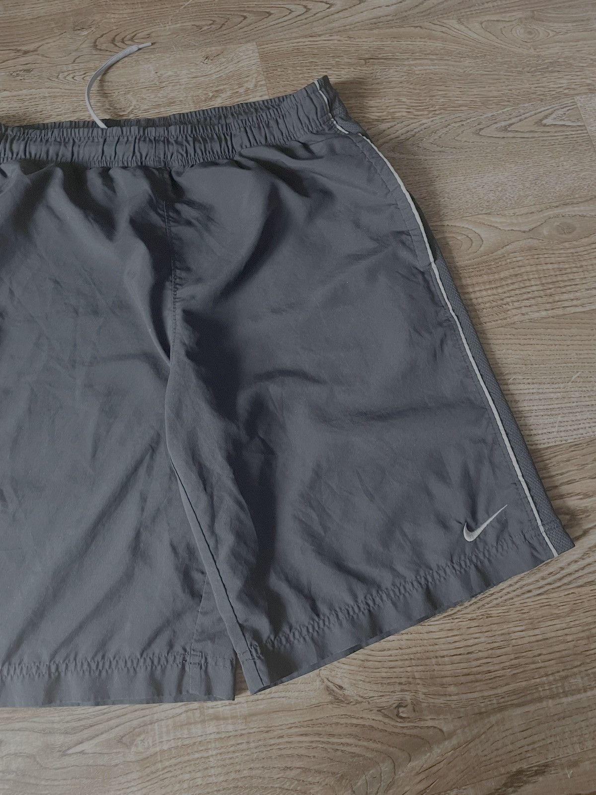 Nike Vintage Nike shorts streetwear swoosh casual y2k size M Size US 32 / EU 48 - 3 Thumbnail