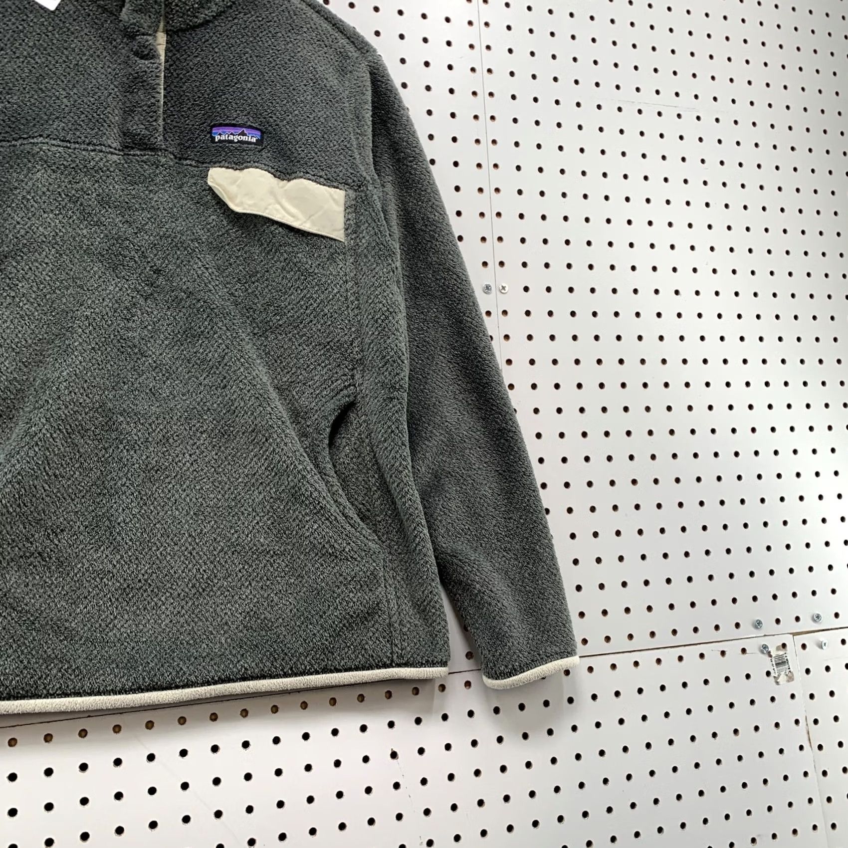 Patagonia Patagonia ReTool 1/4 Snap Pullover Jacket Womens Large Gray Pile 19x25.5 Size L / US 10 / IT 46 - 7 Thumbnail