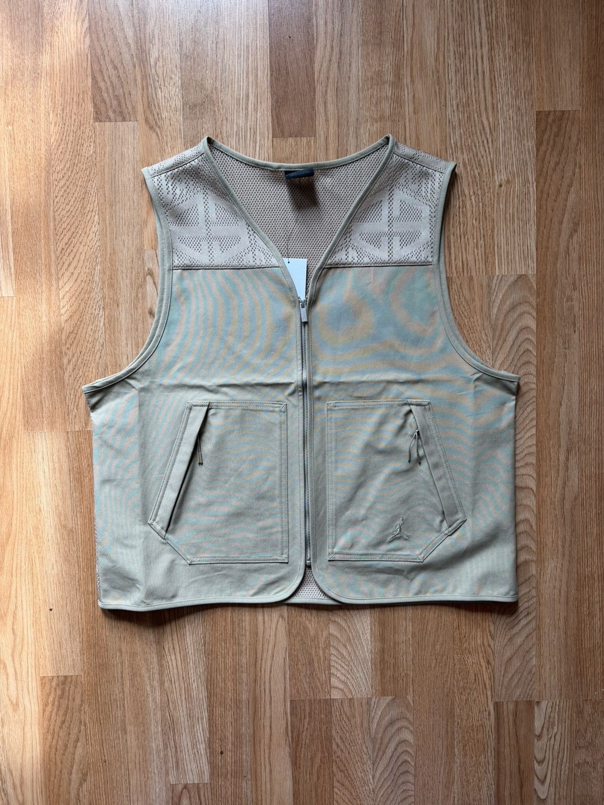 Jordan Brand Jordan Essential Gilet Vest Tan Large New Size US L / EU 52-54 / 3 - 1 Thumbnail