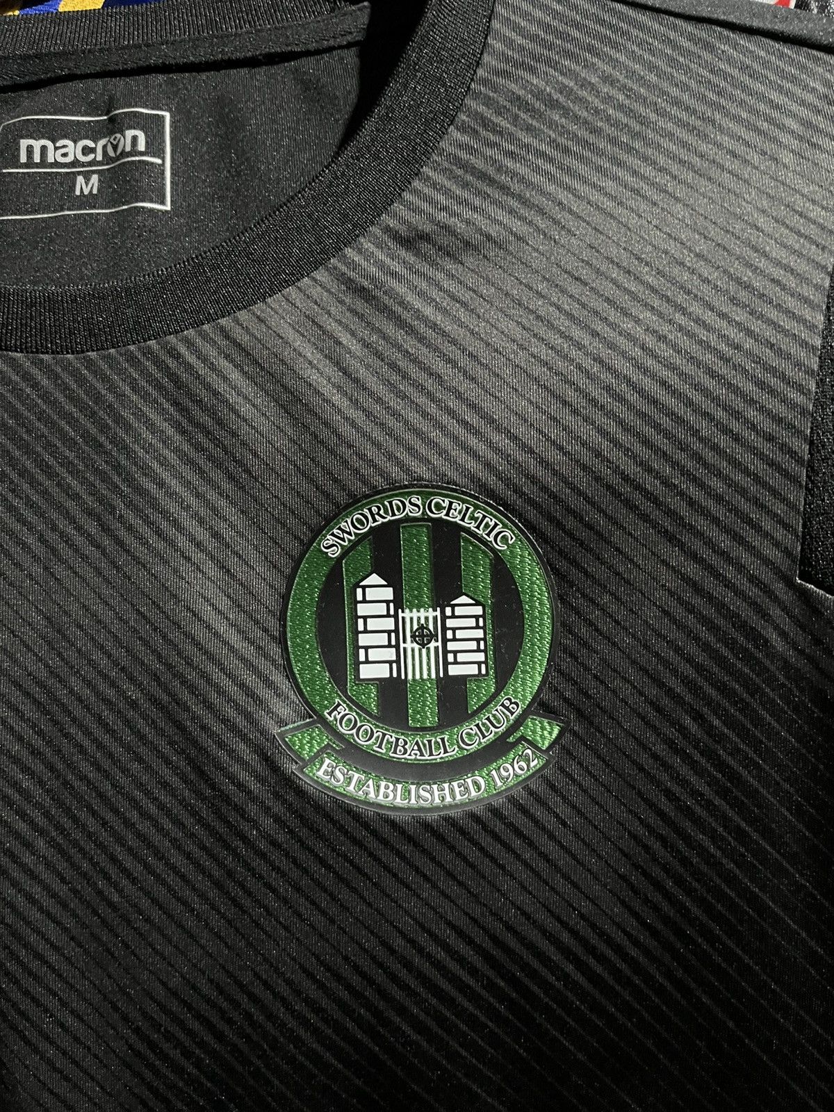 Macron Macron Swords Celtic Soccer Jersey Size US M / EU 48-50 / 2 - 4 Thumbnail