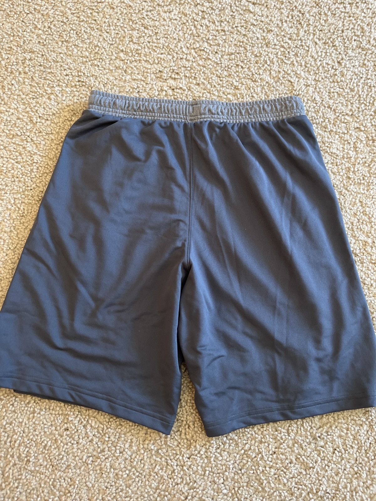 Under Armour Under Armor Grey Shorts Size US 30 / EU 46 - 2 Thumbnail