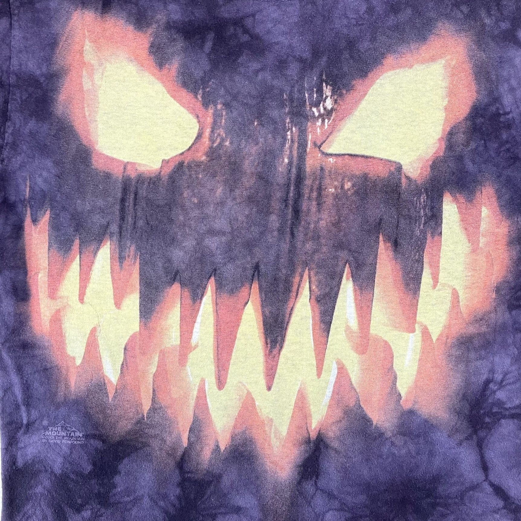 The Mountain VINTAGE The Mountain Halloween Jack-o'-lantern T-shirt Unisex Adults Medium Purple Graphic Print Fall Winter Mens Size US M / EU 48-50 / 2 - 2 Thumbnail